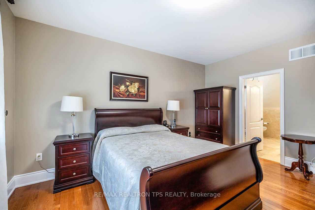 25 Leafield Drive Property Photo 16
