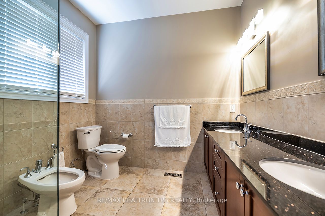 25 Leafield Drive Property Photo 17