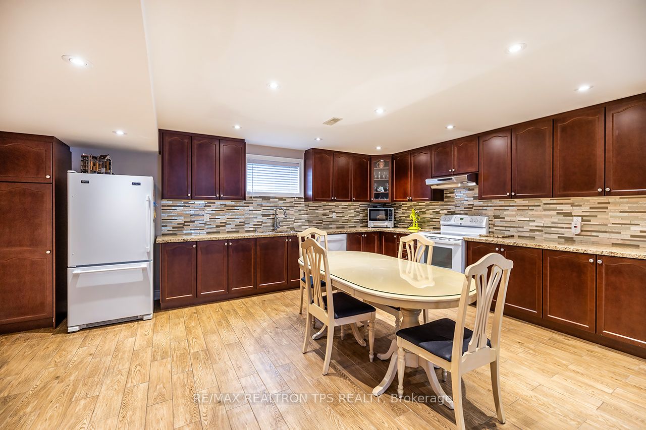 25 Leafield Drive Property Photo 26