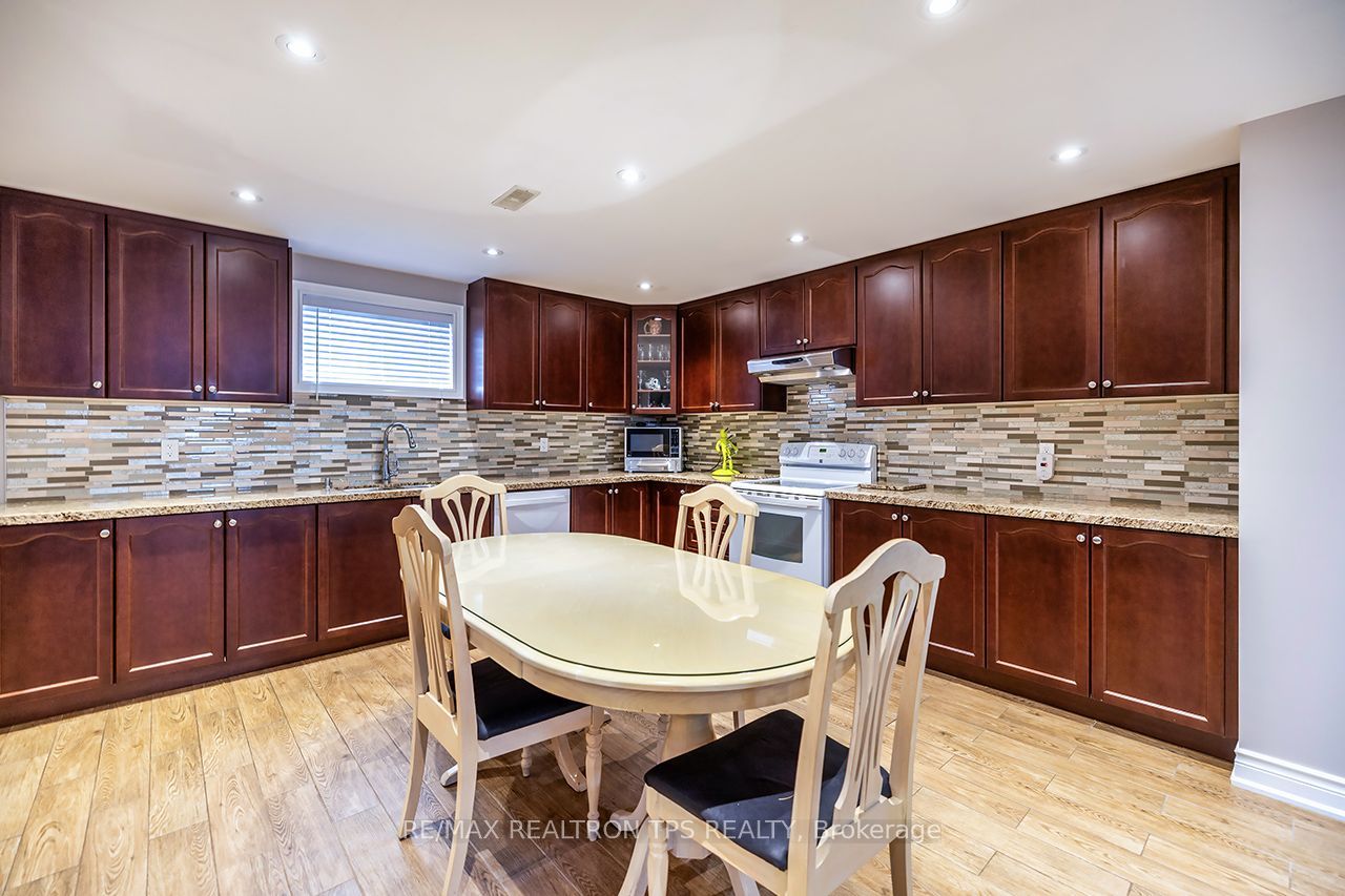 25 Leafield Drive Property Photo 28