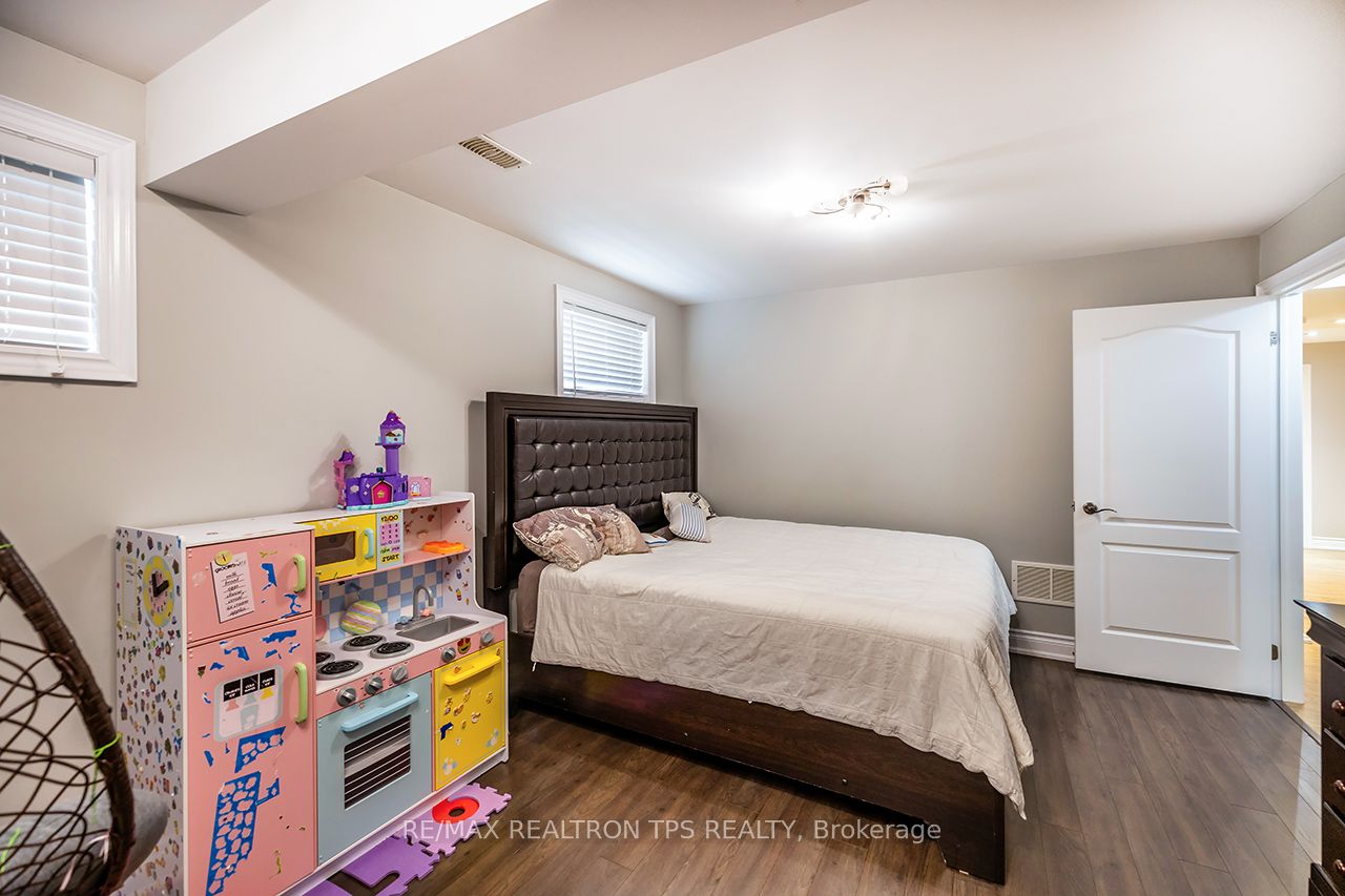 25 Leafield Drive Property Photo 33