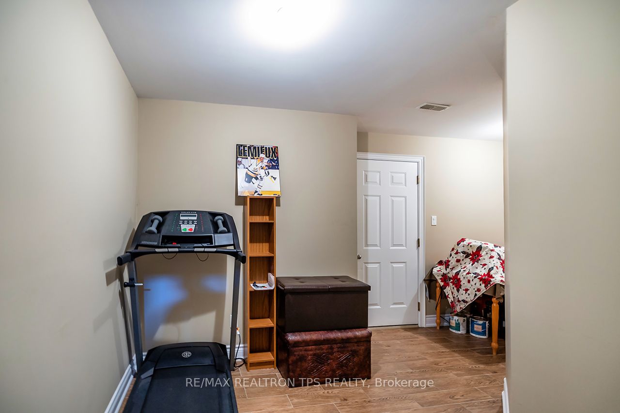 25 Leafield Drive Property Photo 34