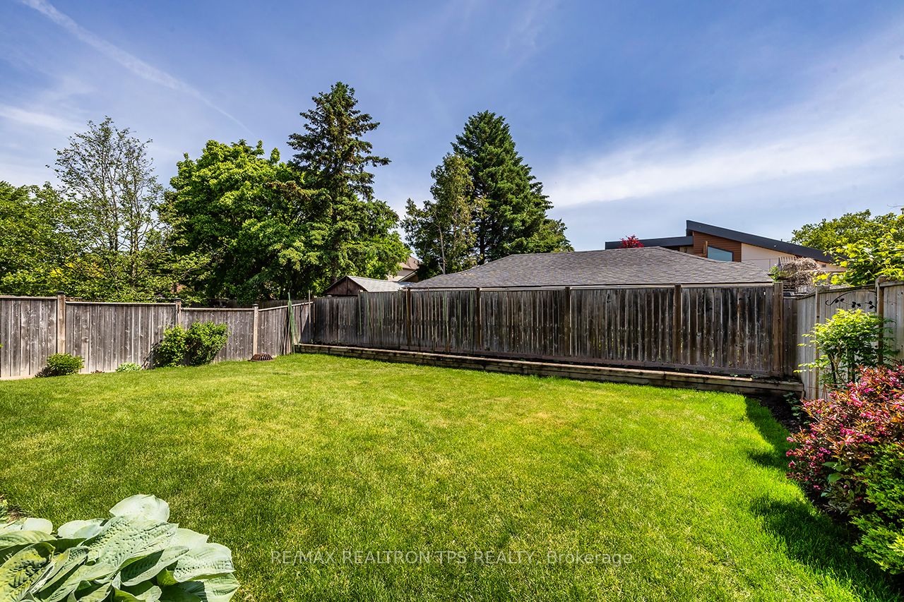 25 Leafield Drive Property Photo 35