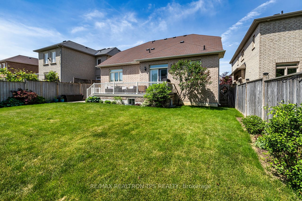 25 Leafield Drive Property Photo 36