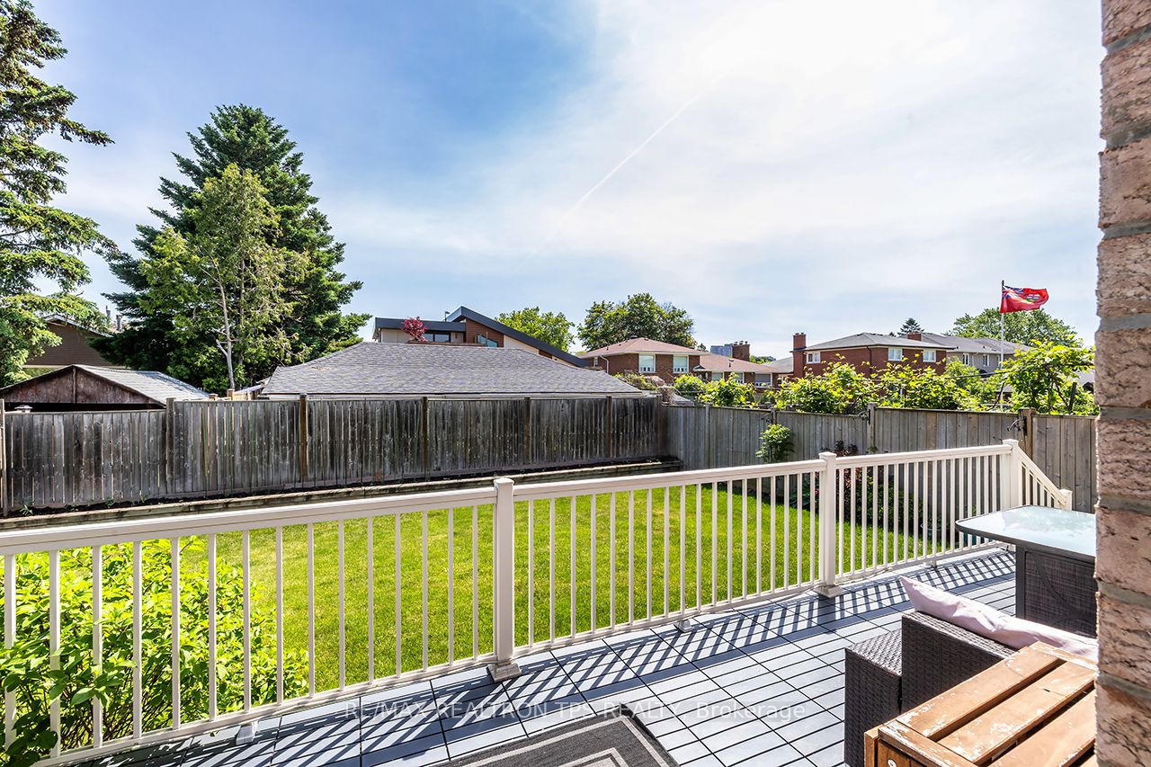 25 Leafield Drive Property Photo 37
