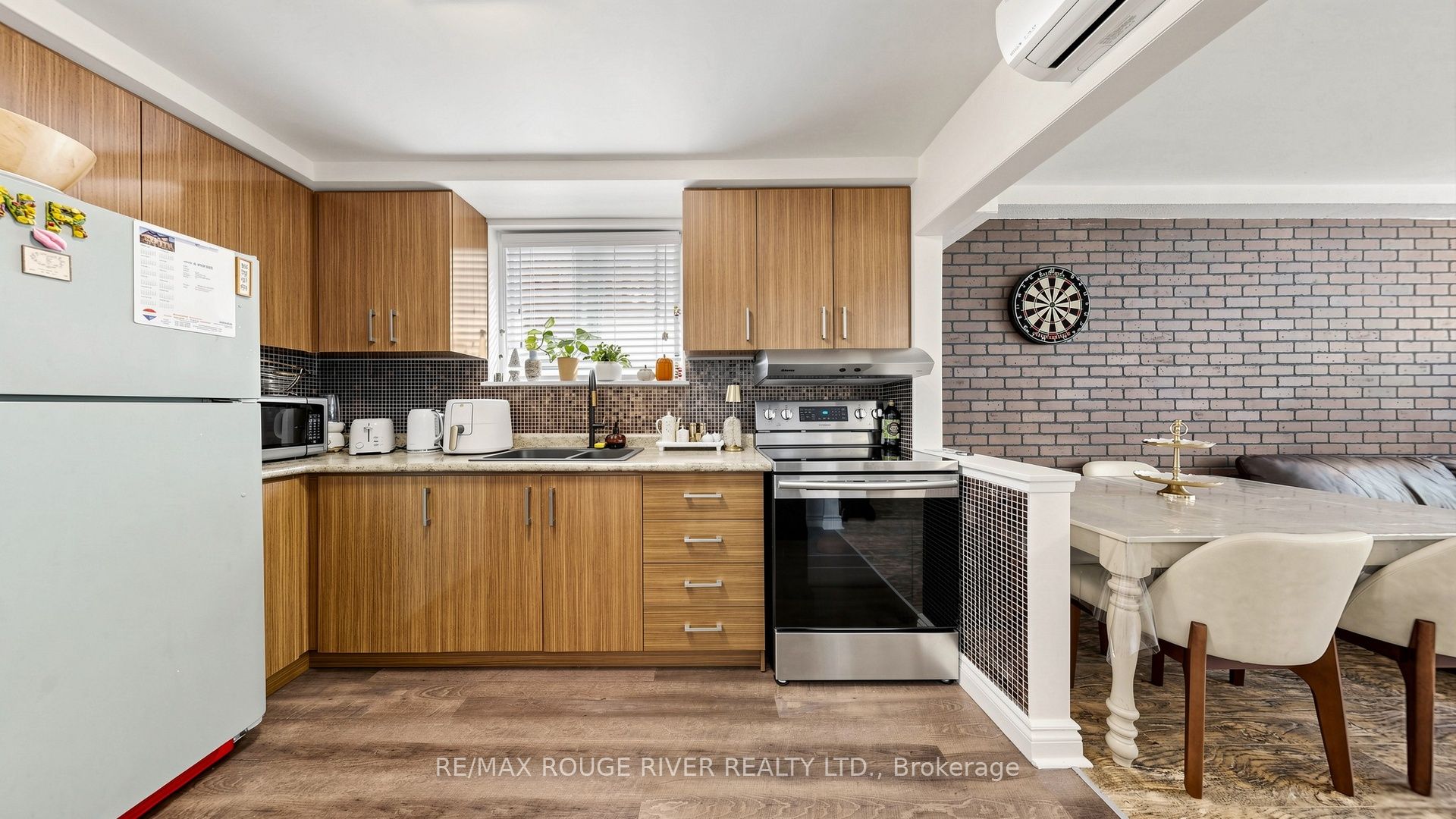 263 Oak Park Avenue Property Photo 8