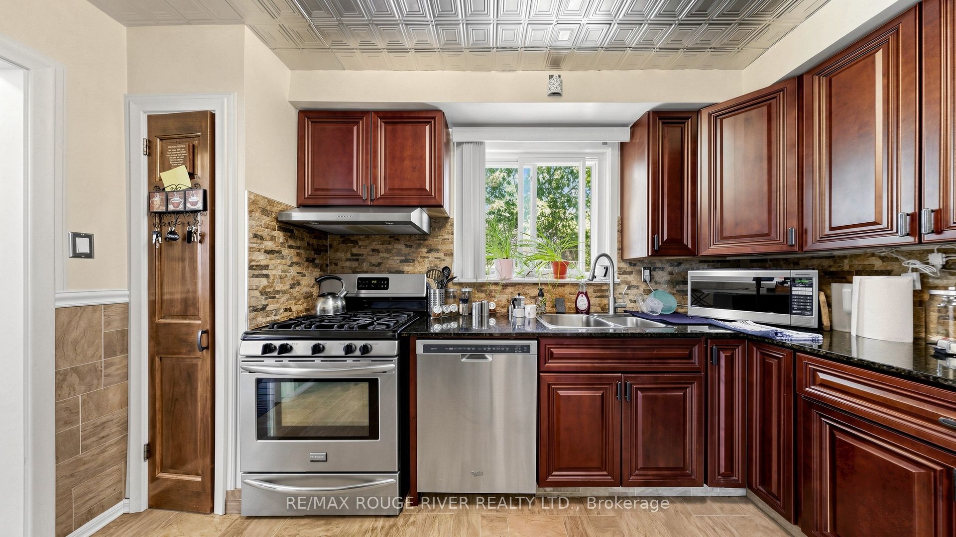 263 Oak Park Avenue Property Photo 31