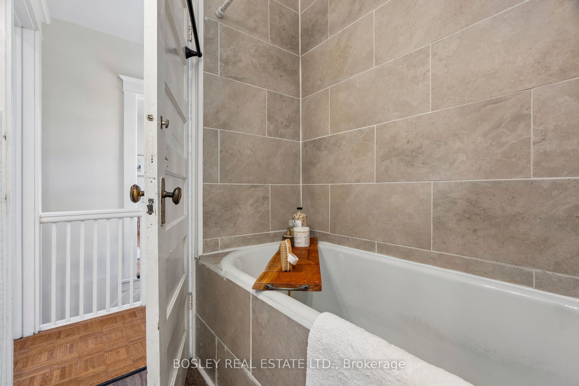 11 Pape Avenue Property Photo 19