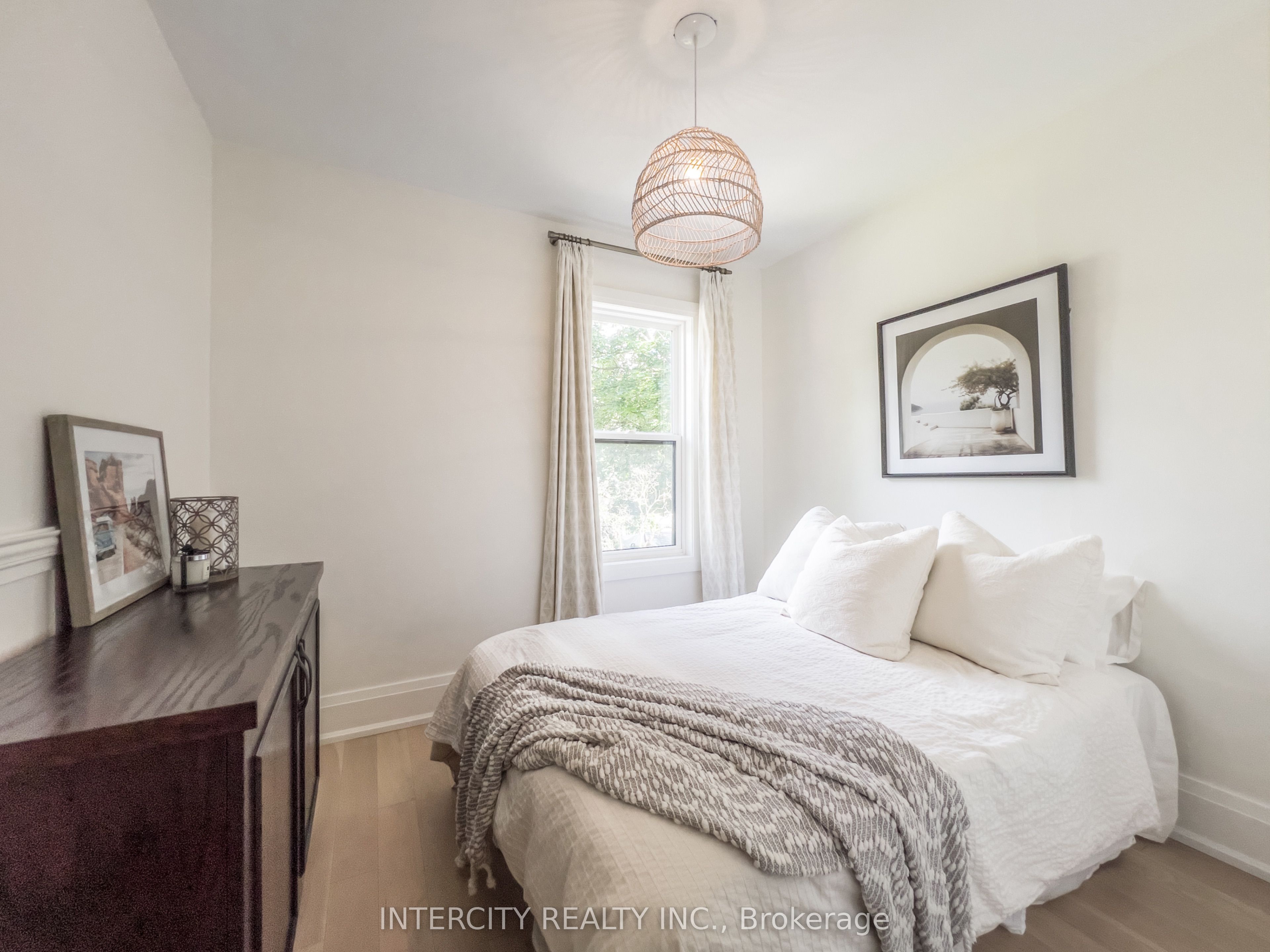 92 Dagmar Avenue Property Photo 8