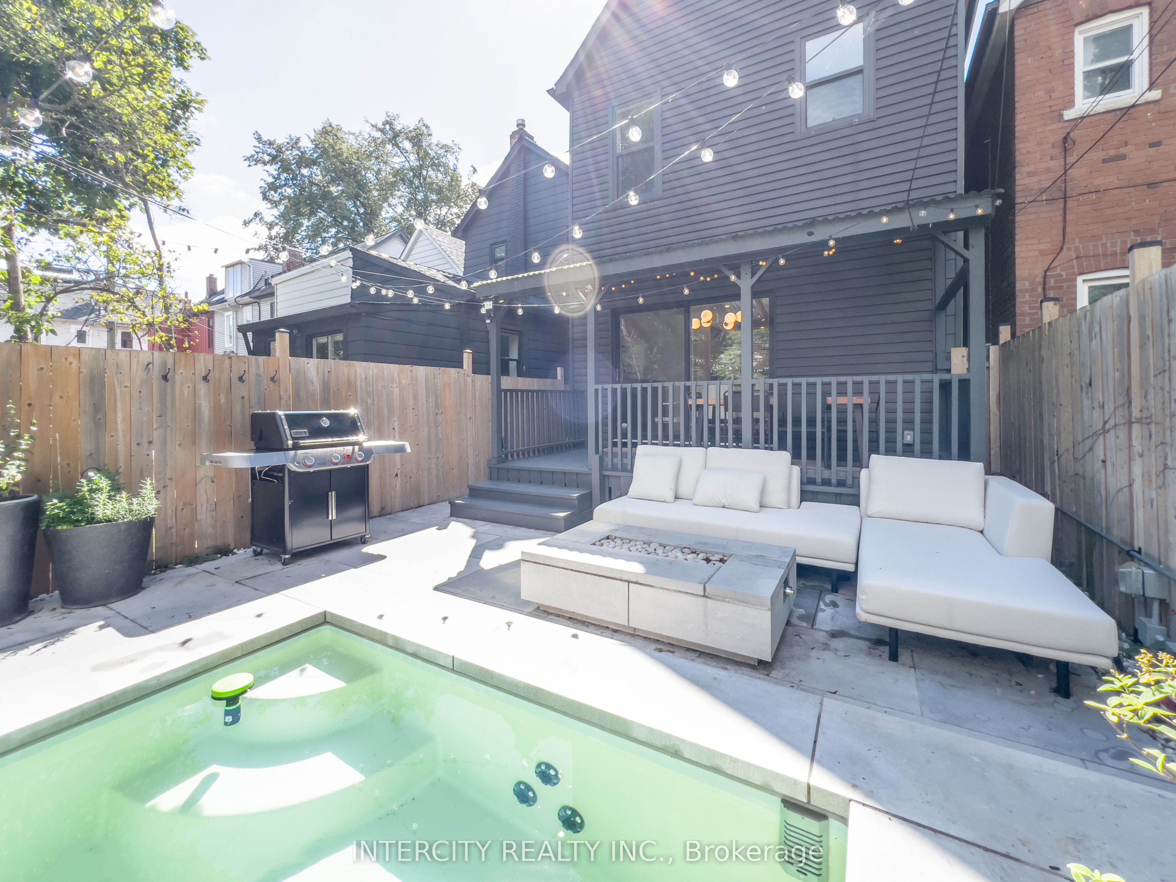 92 Dagmar Avenue Property Photo 12