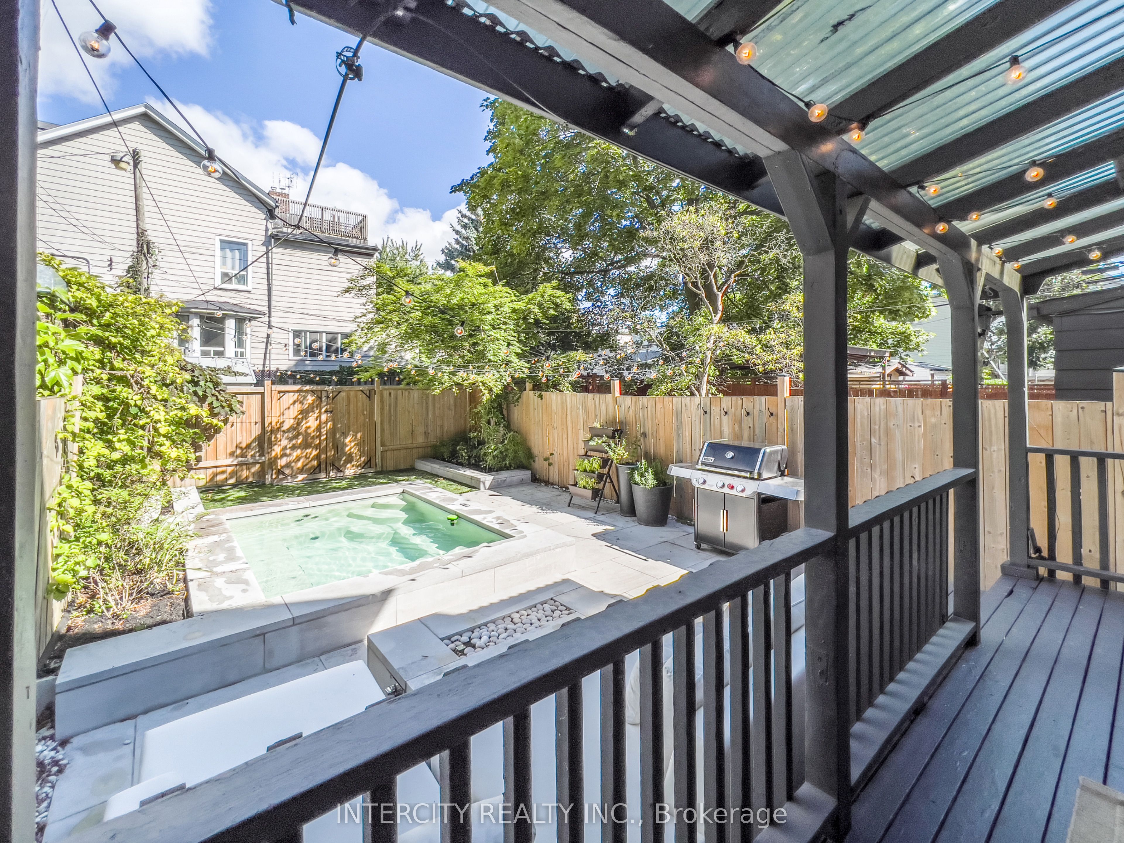 92 Dagmar Avenue Property Photo 14