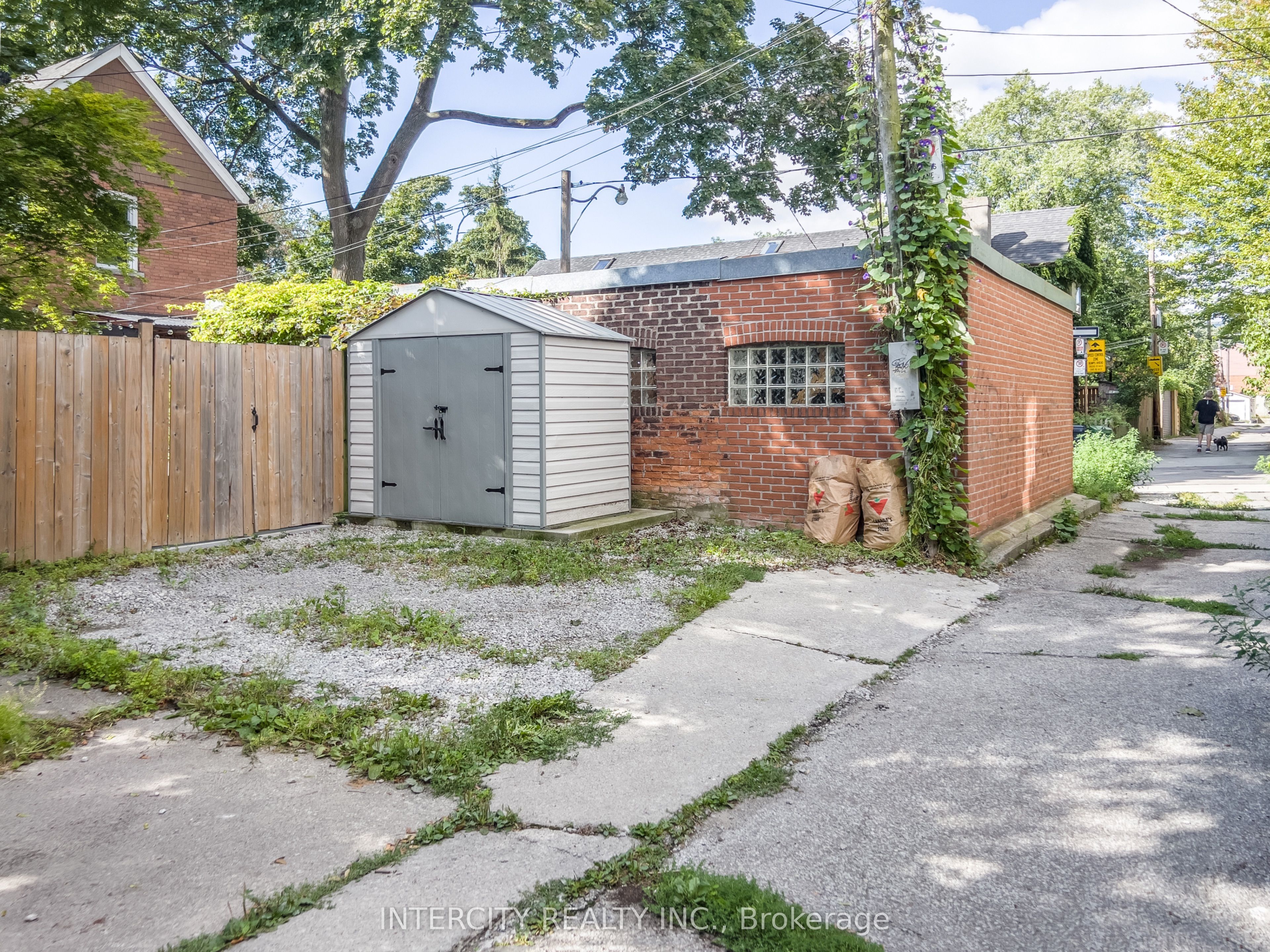 92 Dagmar Avenue Property Photo 21