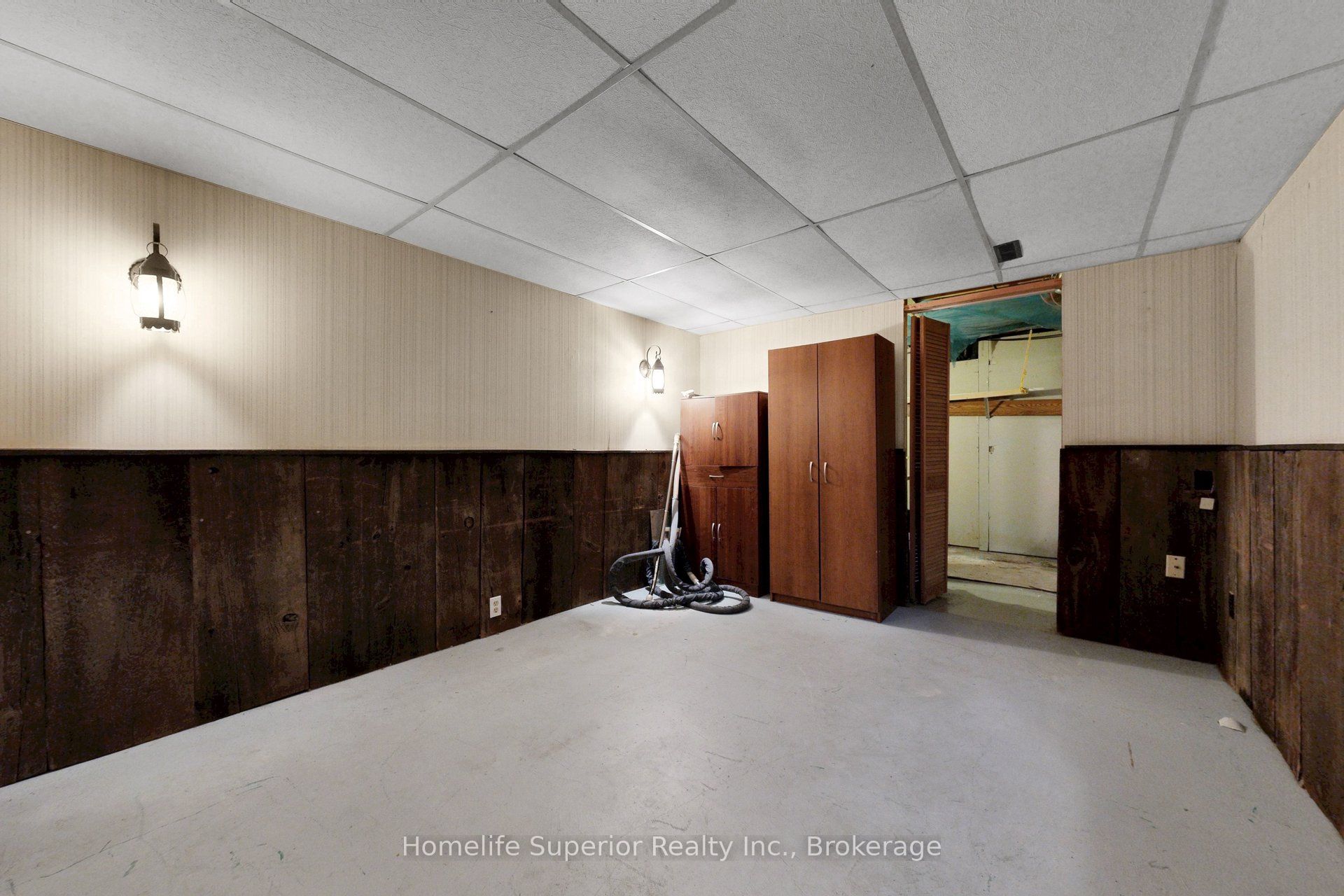 1057 Exeter Street Property Photo 26
