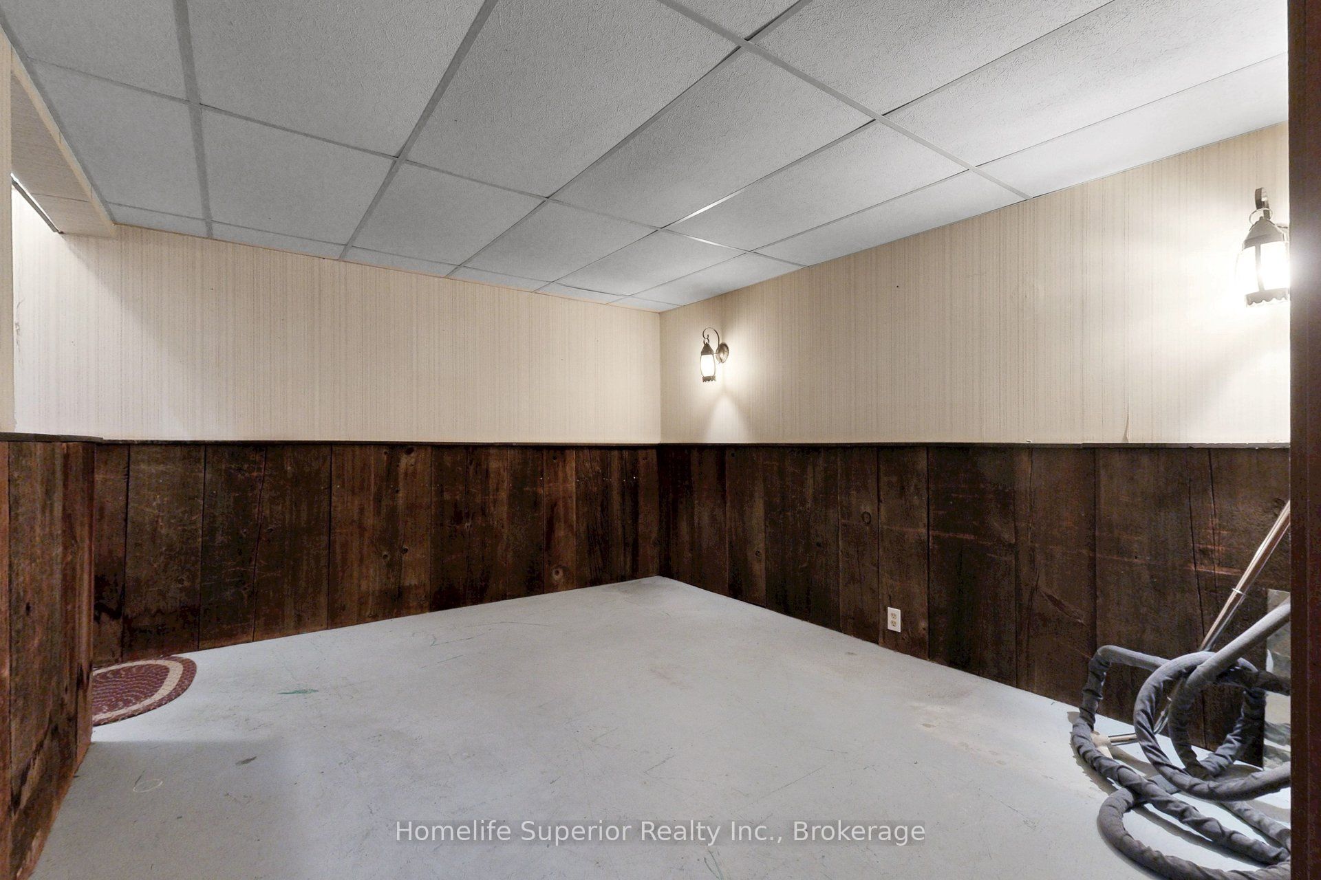 1057 Exeter Street Property Photo 27