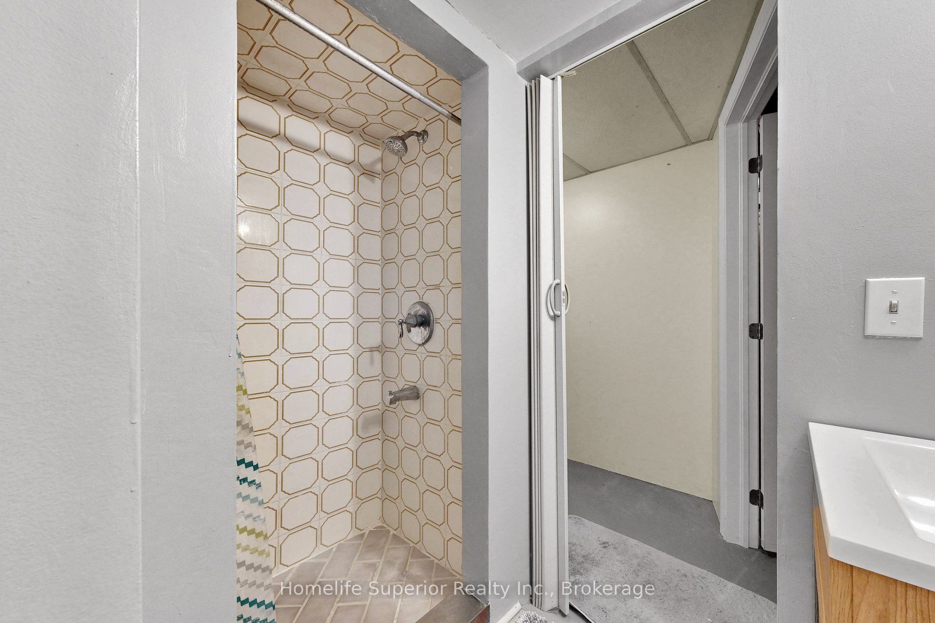 1057 Exeter Street Property Photo 30