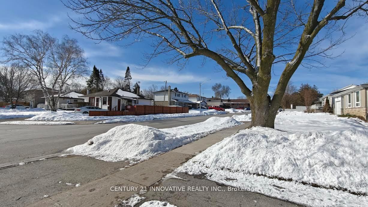 748 Krosno Boulevard Property Photo 2