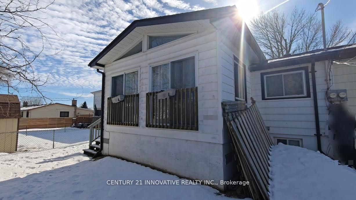 748 Krosno Boulevard Property Photo 4