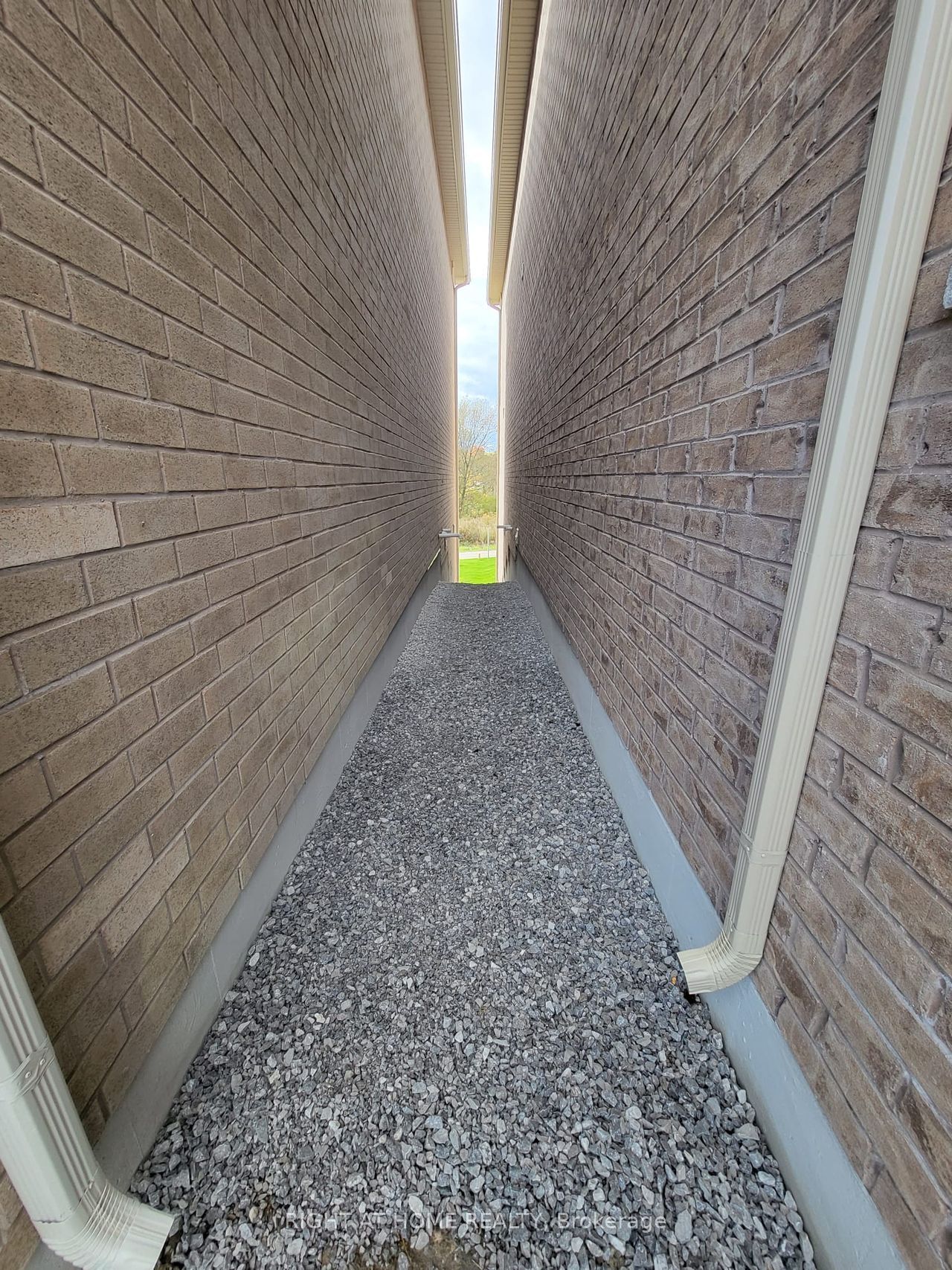 111 Bayardo Drive Property Photo 27