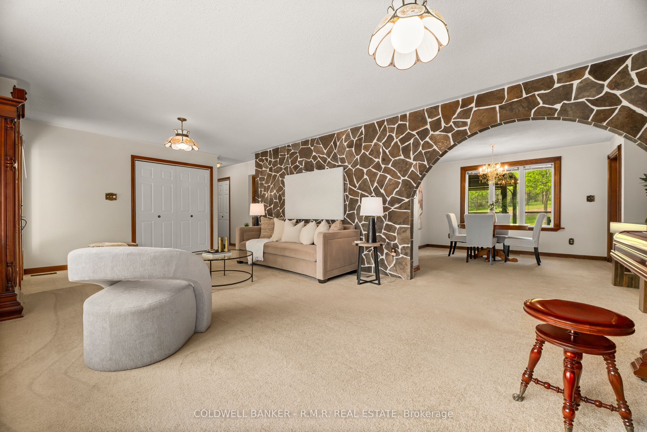 8754 Langstaff Road Property Photo 6