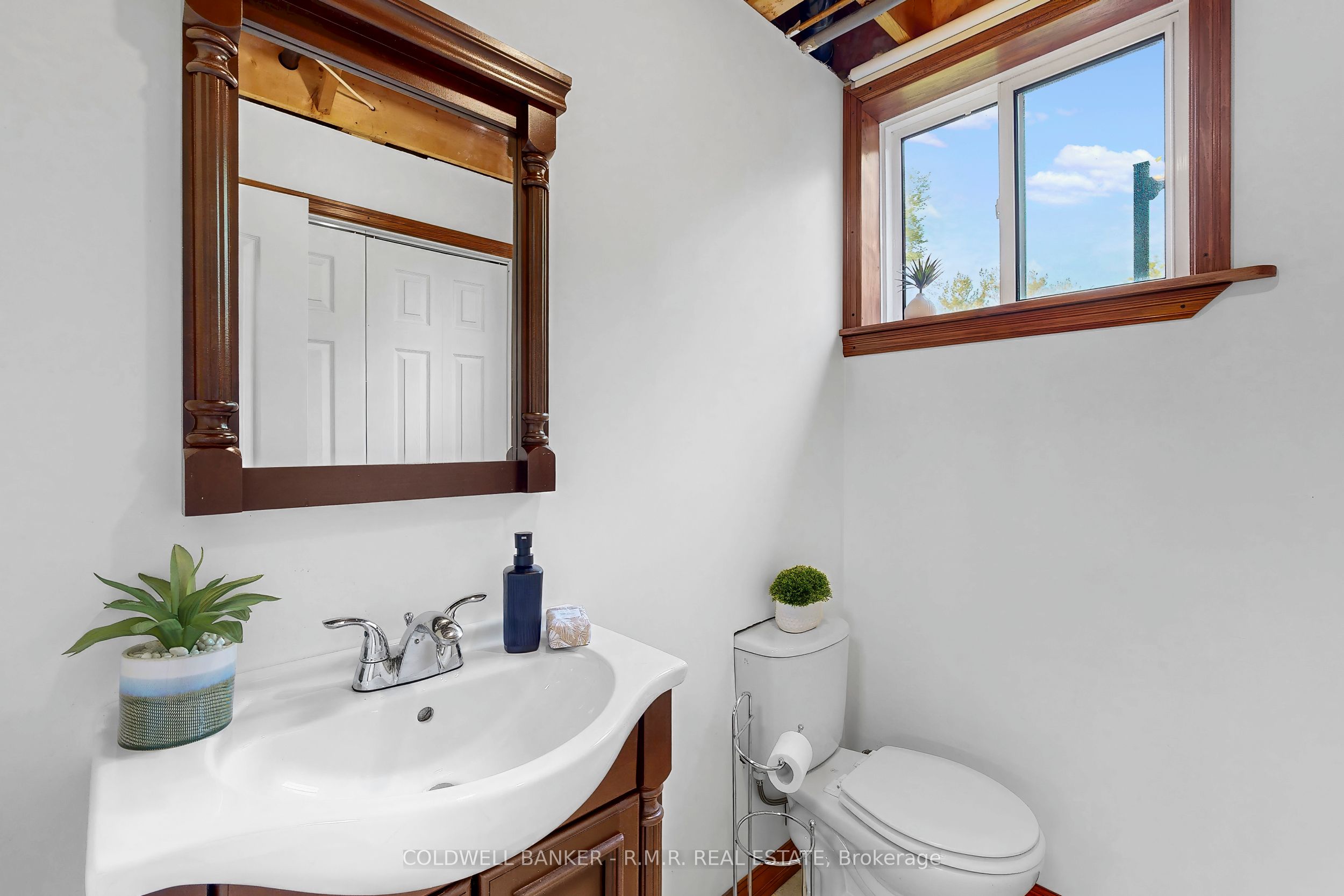 8754 Langstaff Road Property Photo 27