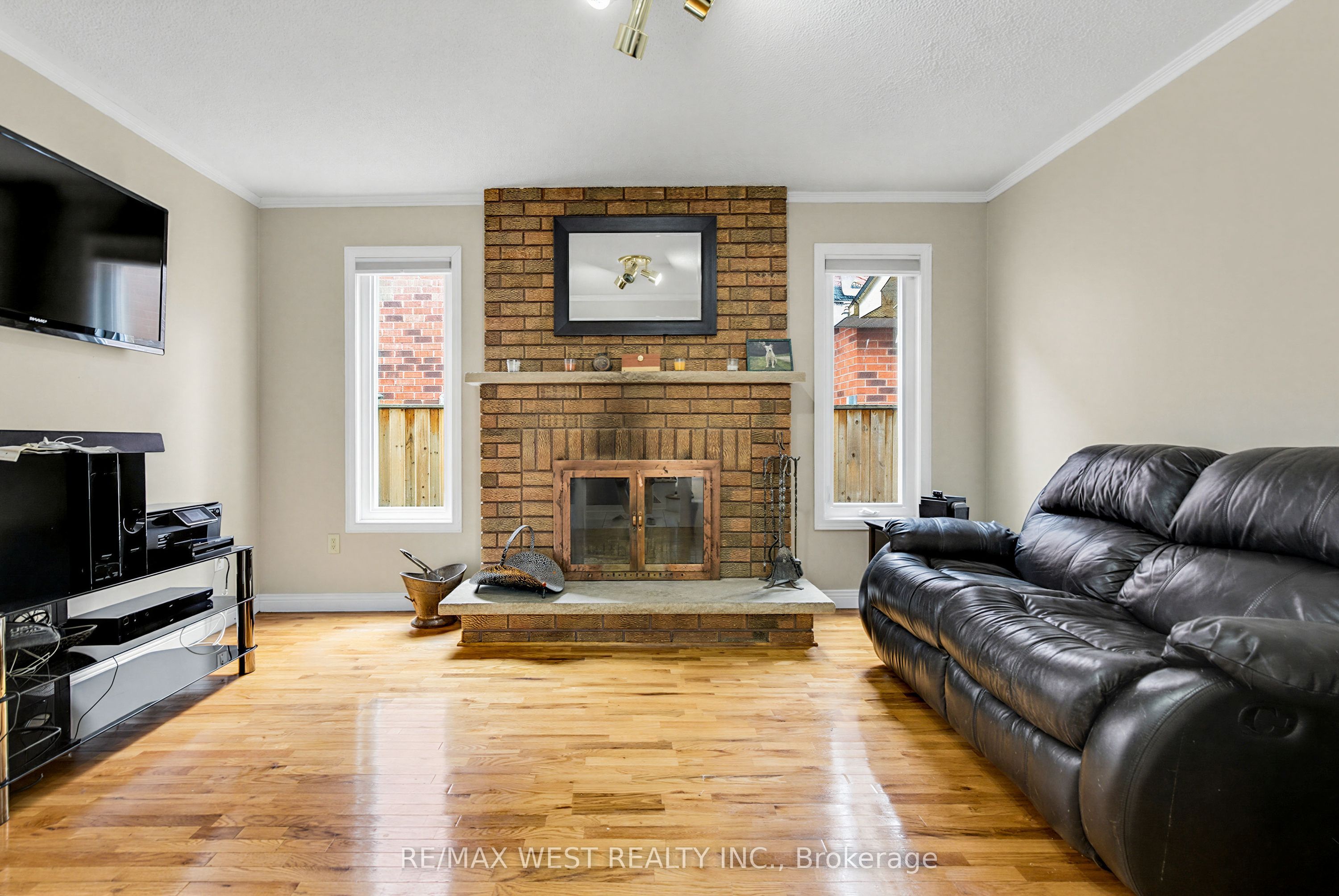 6 Hawkins Crescent Property Photo 6