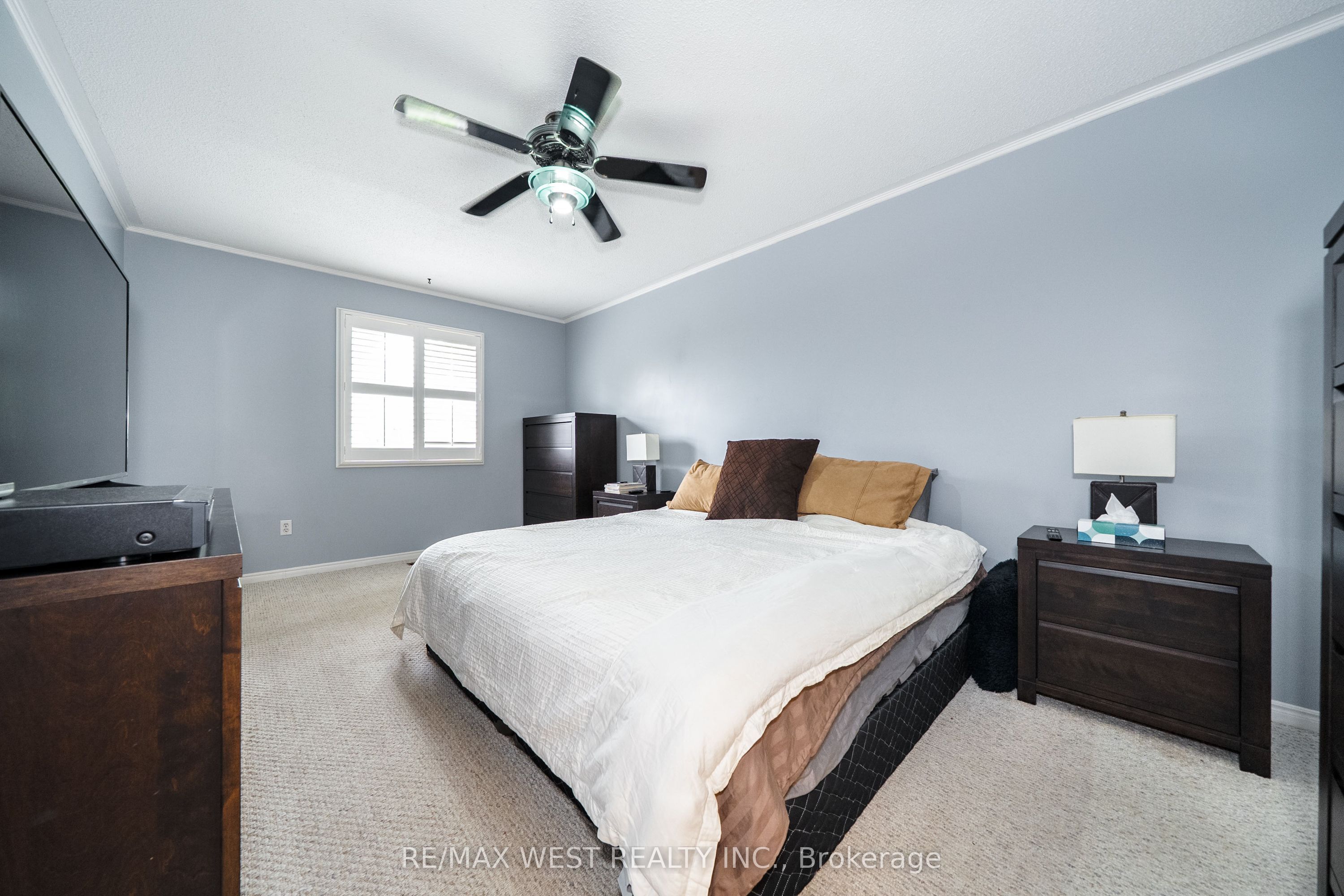 6 Hawkins Crescent Property Photo 8