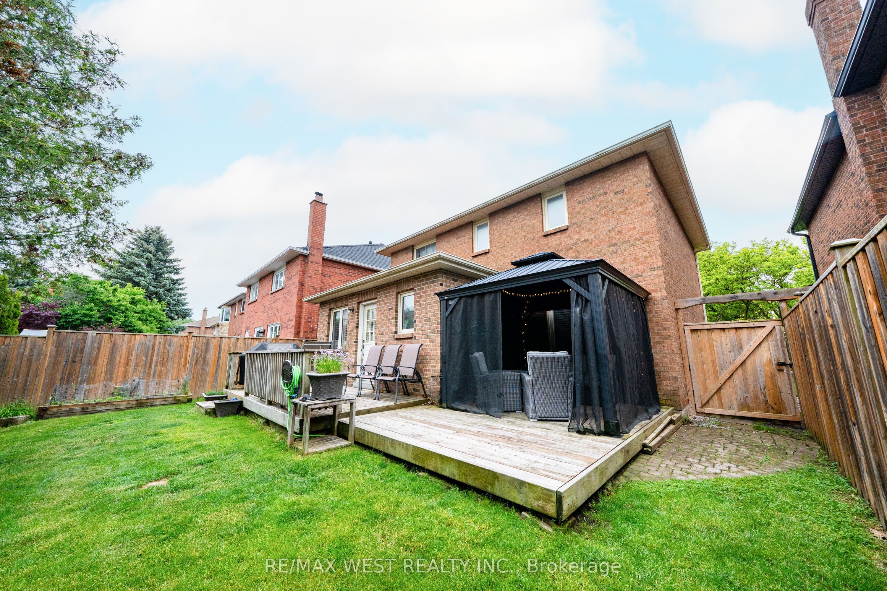 6 Hawkins Crescent Property Photo 16