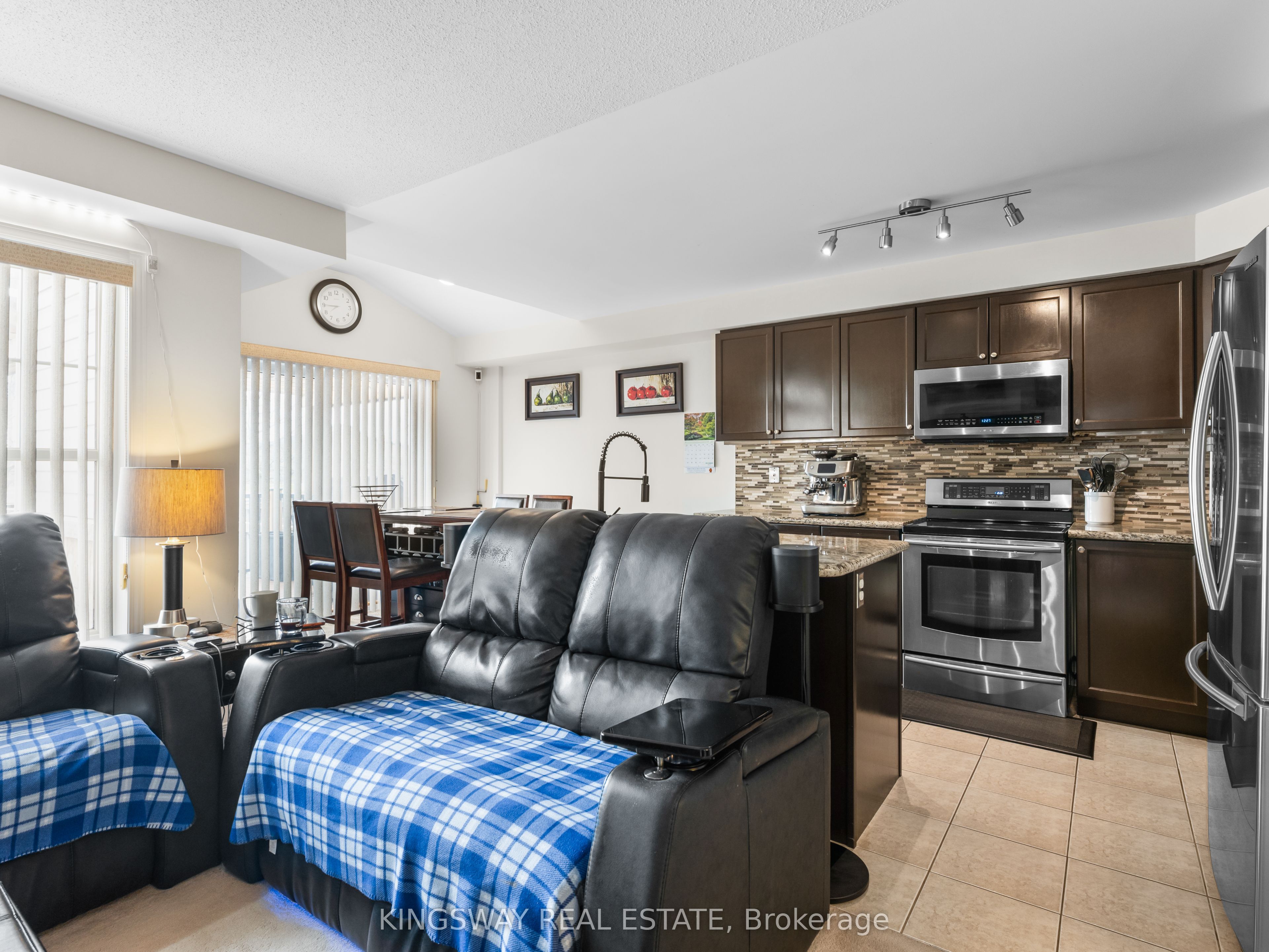 57 Harbourside Drive Property Photo 4