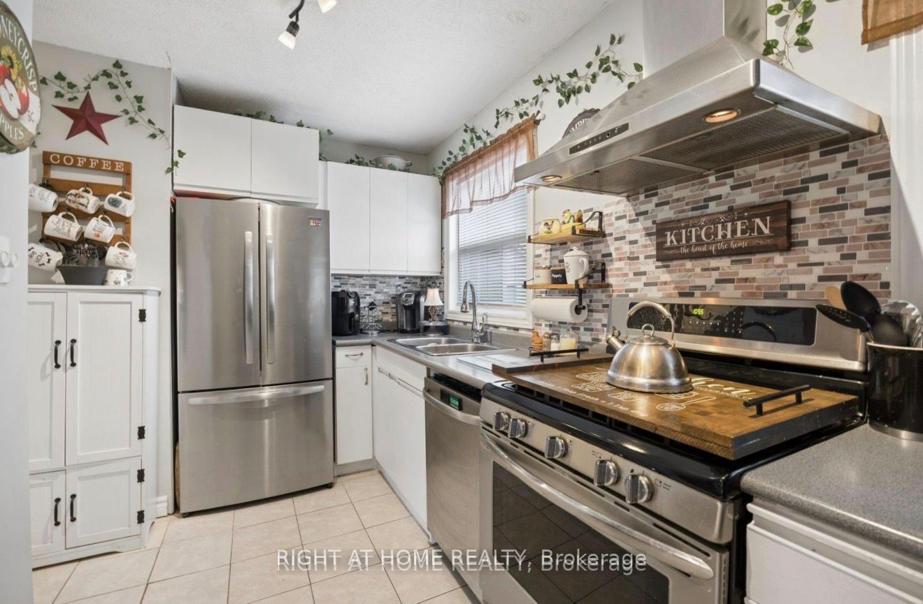 154 Admiral Road Property Photo 8