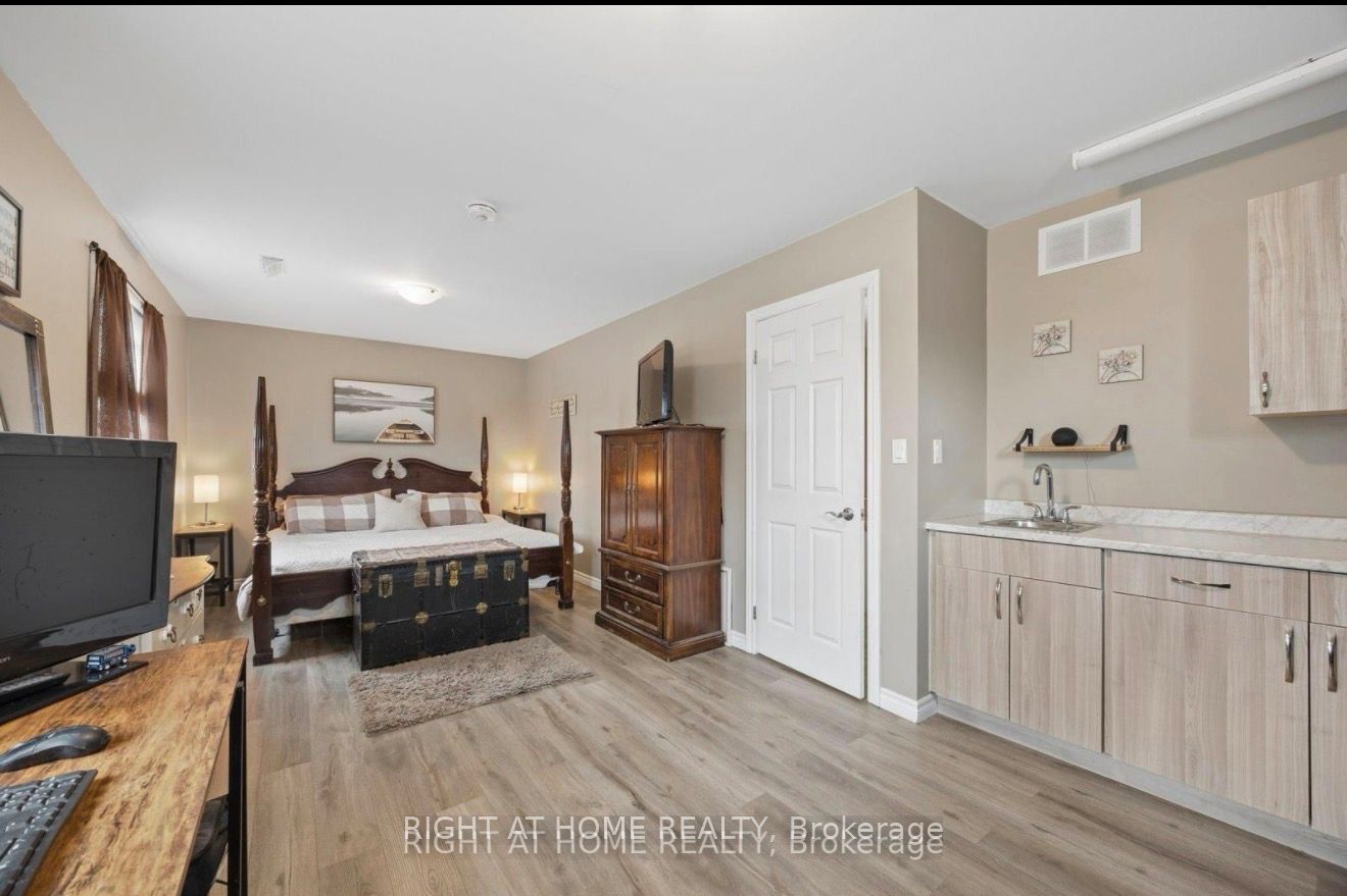 154 Admiral Road Property Photo 12