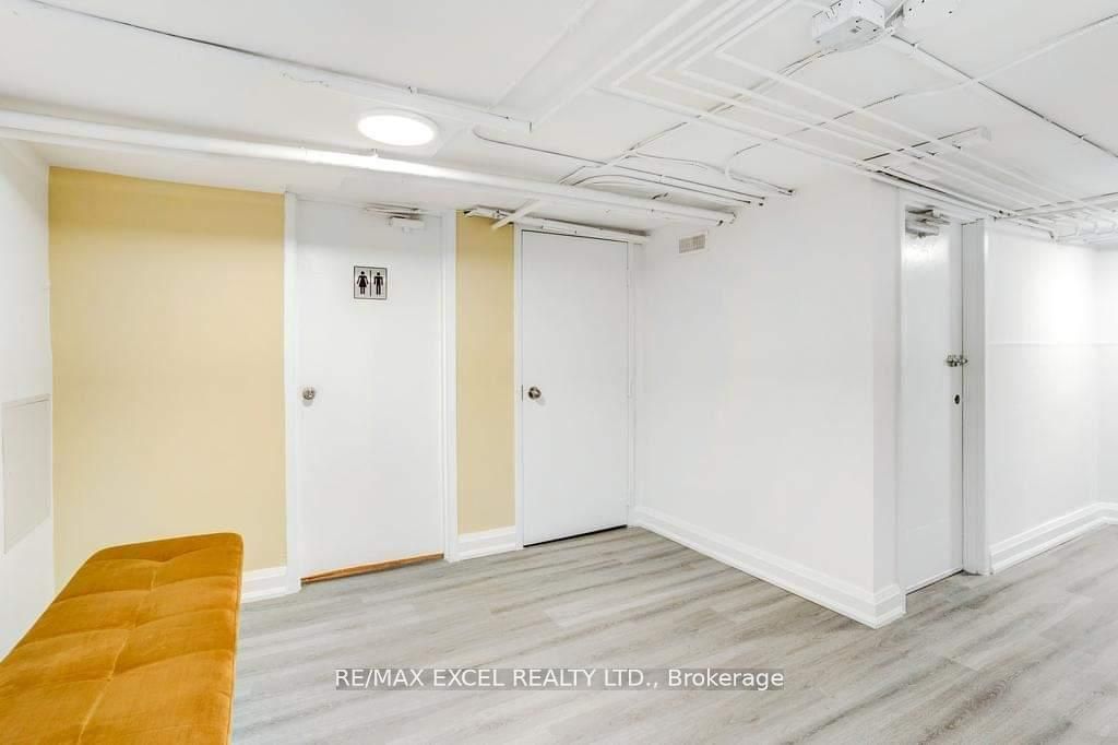1883 Queen Street E Property Photo 14