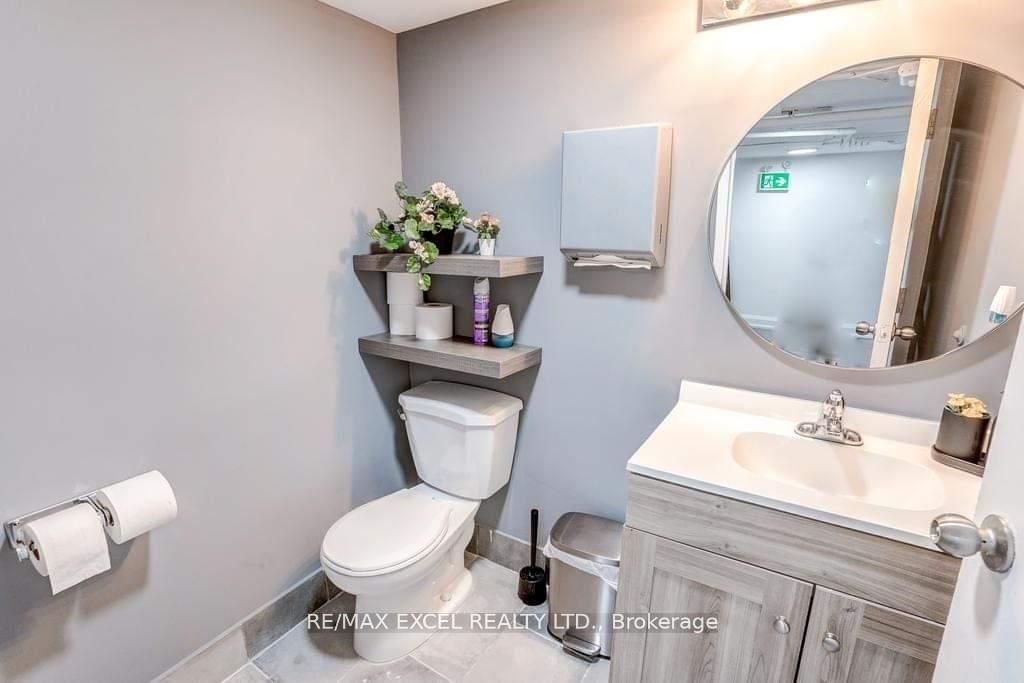 1883 Queen Street E Property Photo 17