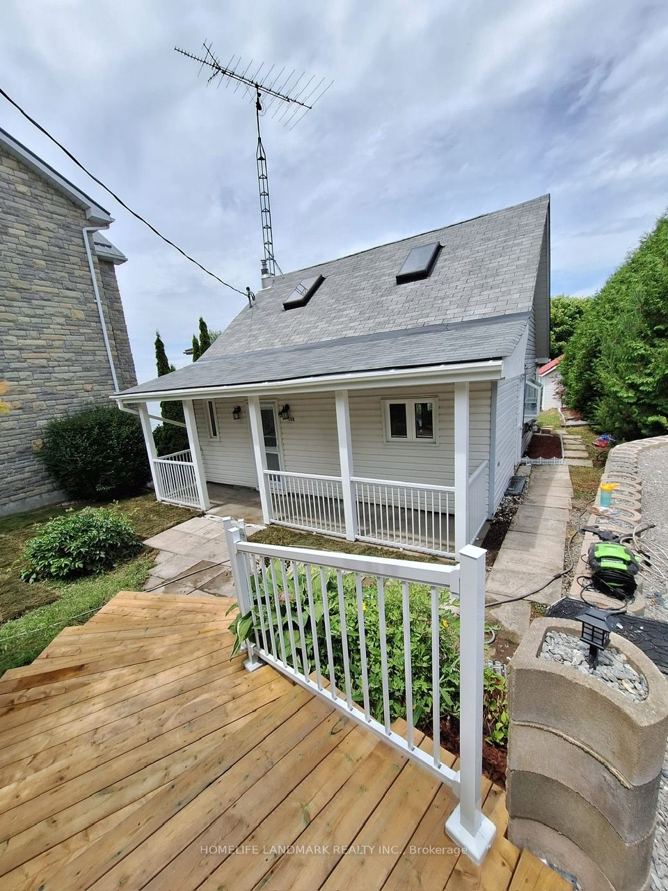 148 Coleman Crescent Property Photo 2