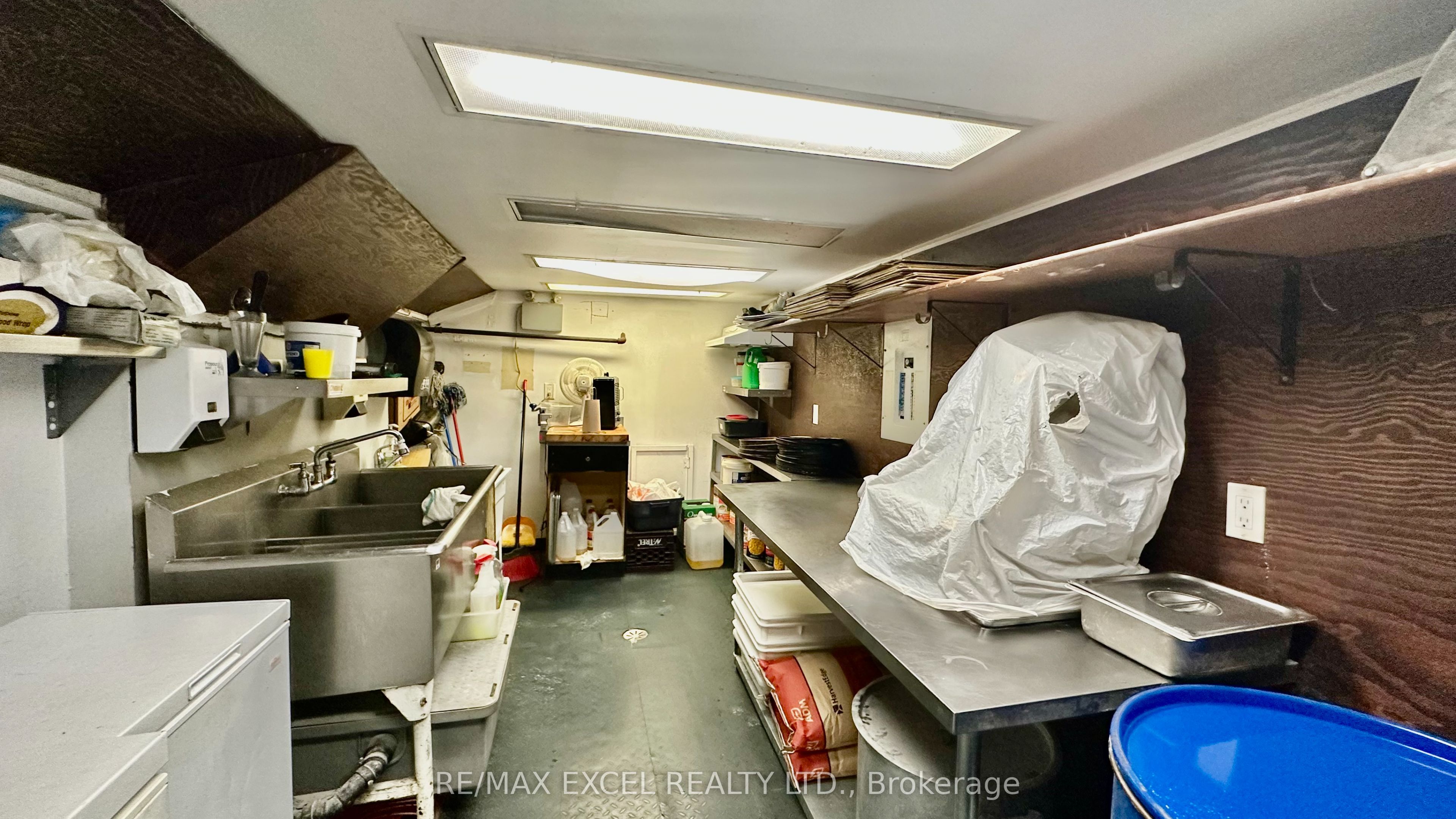 1201 Broadview Avenue Property Photo 10