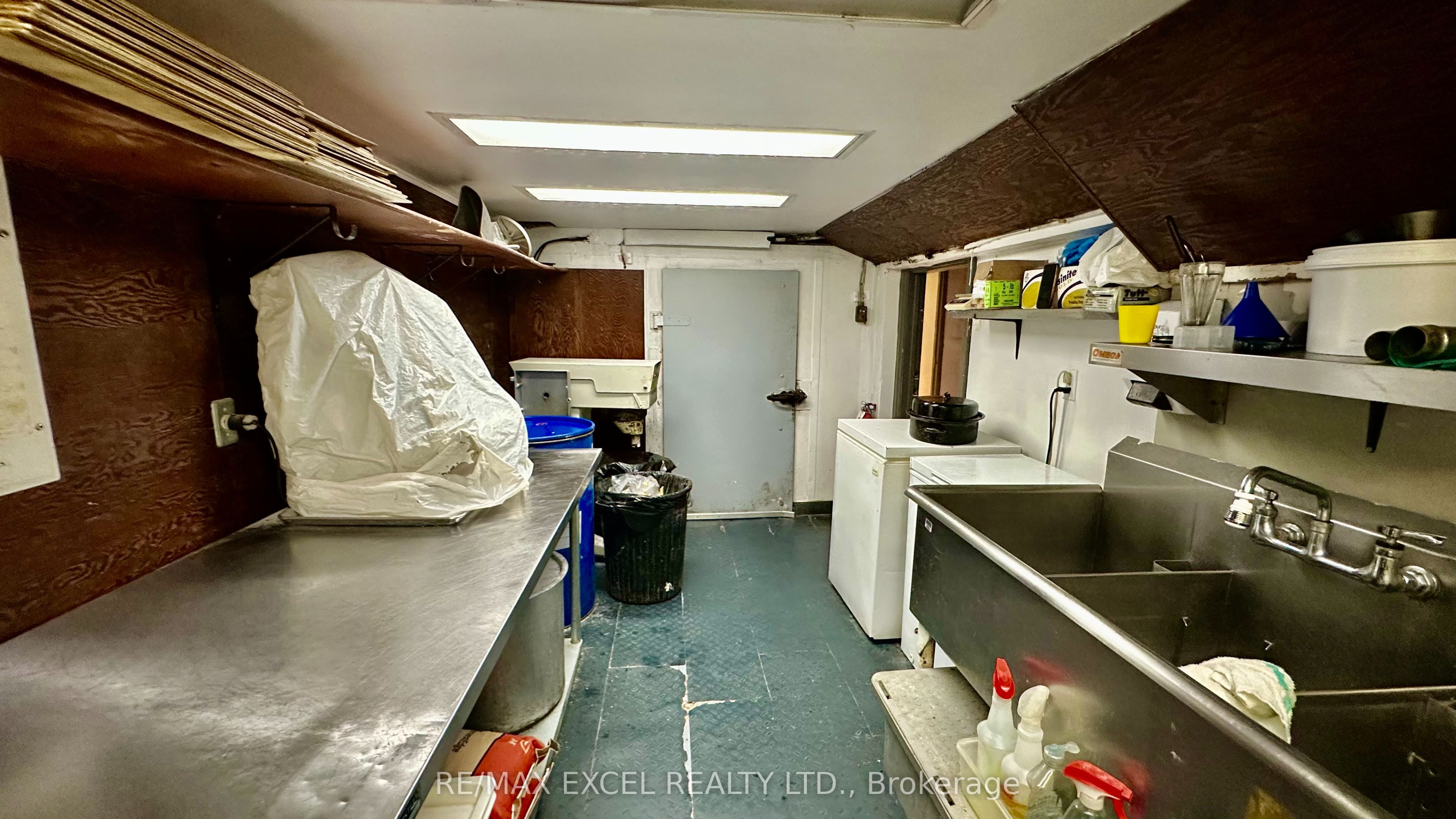 1201 Broadview Avenue Property Photo 11