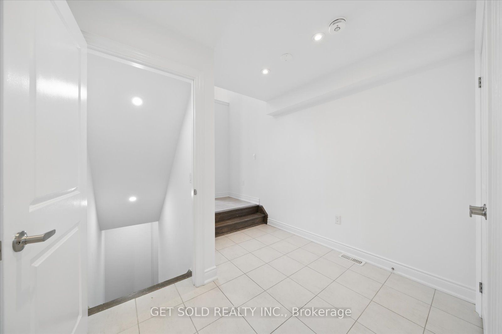 1761 Magenta Road Property Photo 6