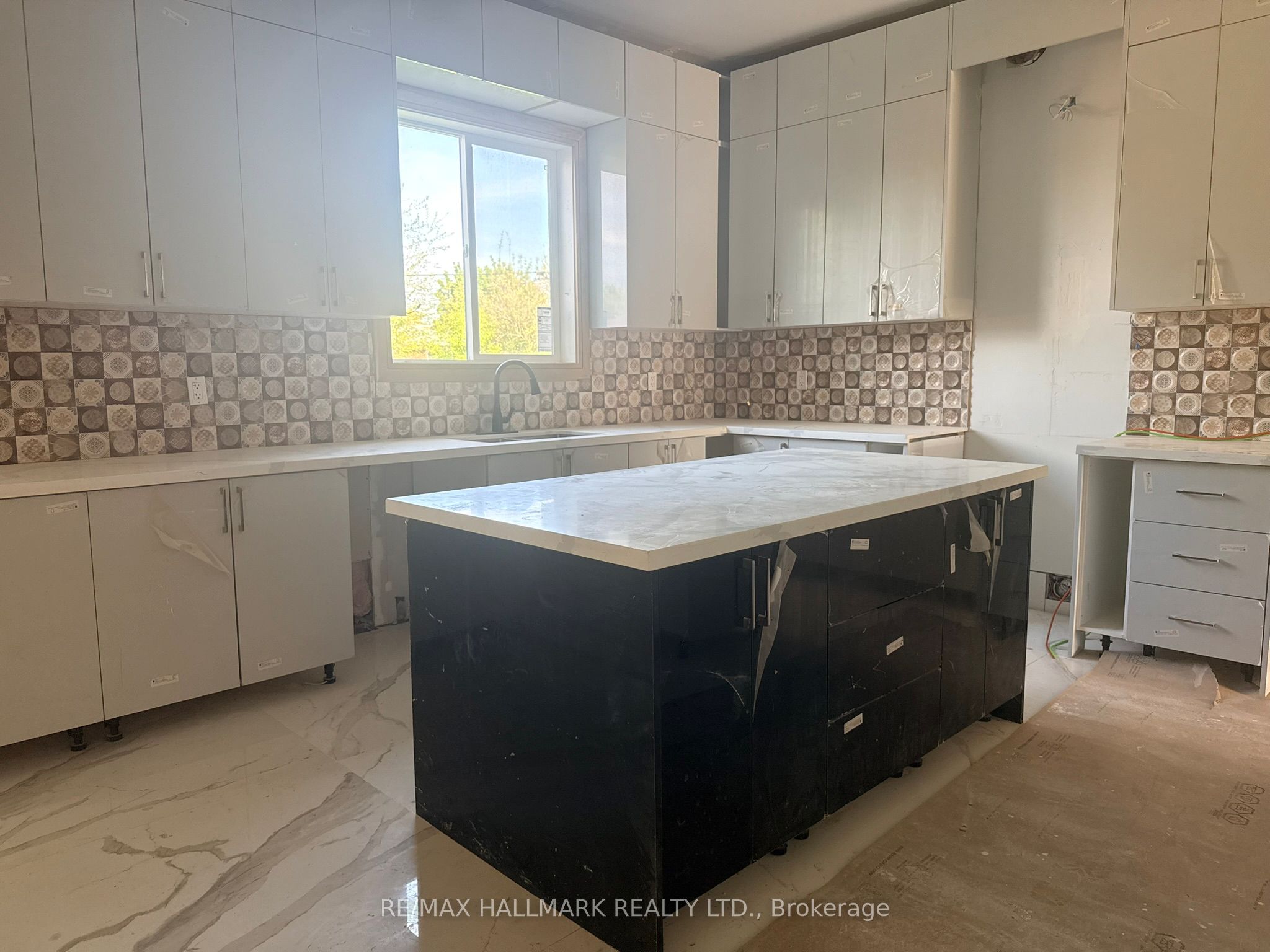 783 Midland Avenue Property Photo 14