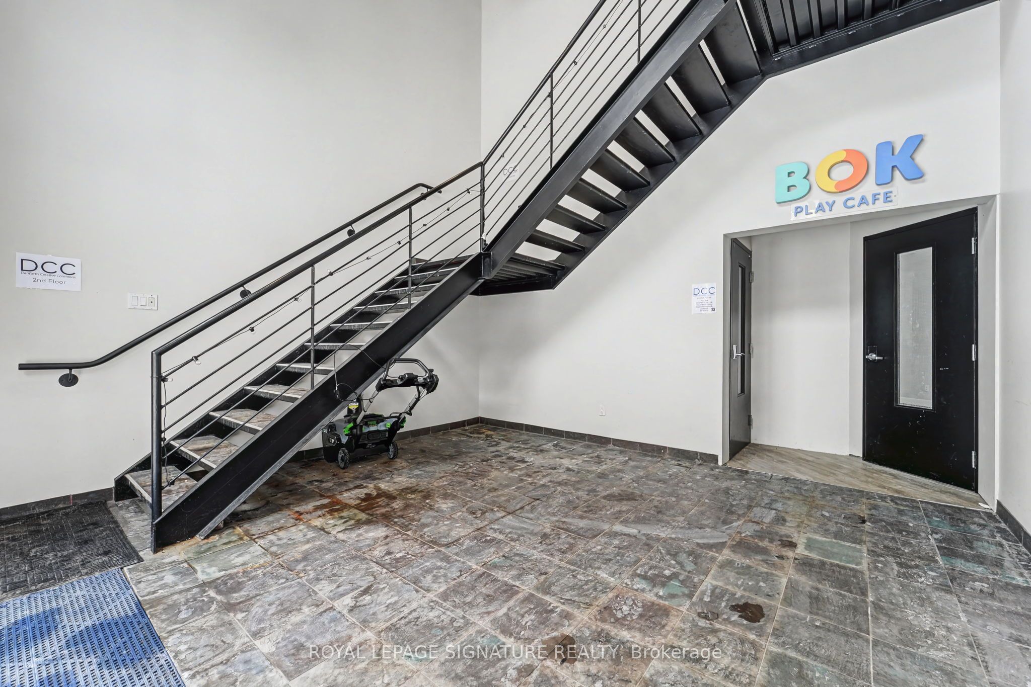 259 Danforth Avenue Office D Property Photo 8
