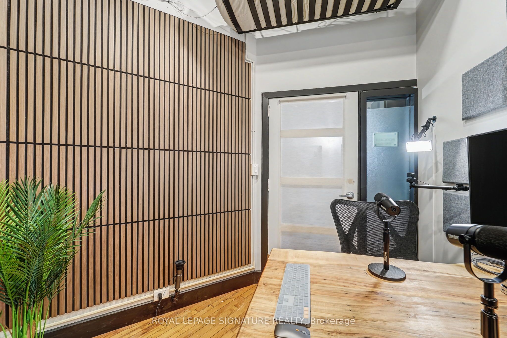 259 Danforth Avenue Office D Property Photo 14