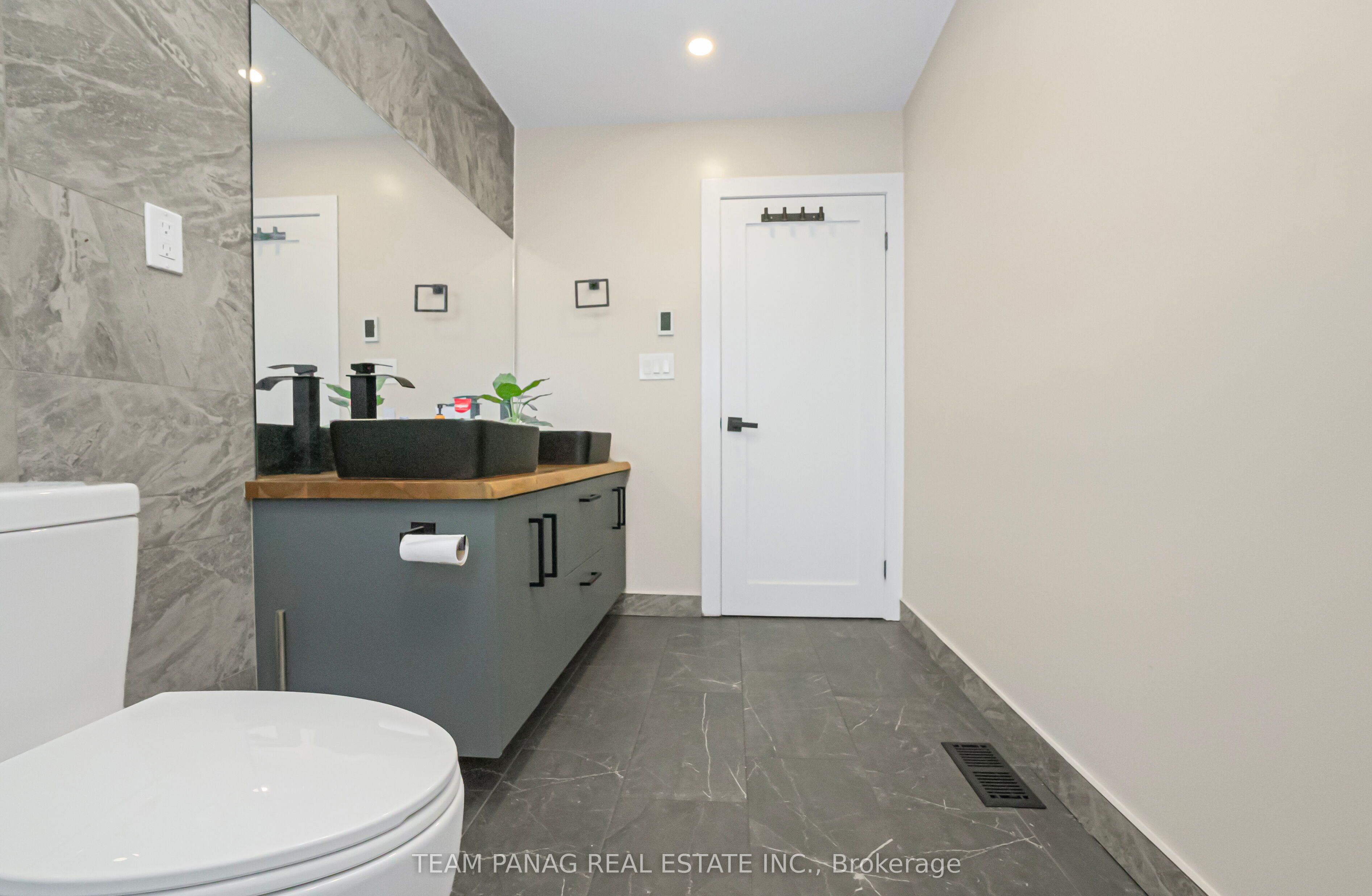 11561 Russell Road Property Photo 31