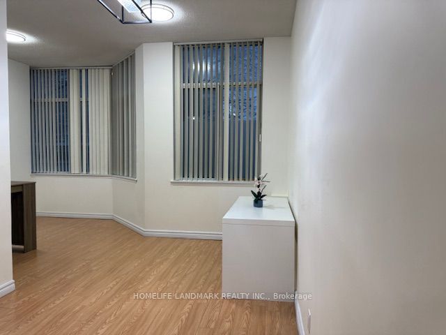 80 Alton Towers Circle 106 Property Photo 33