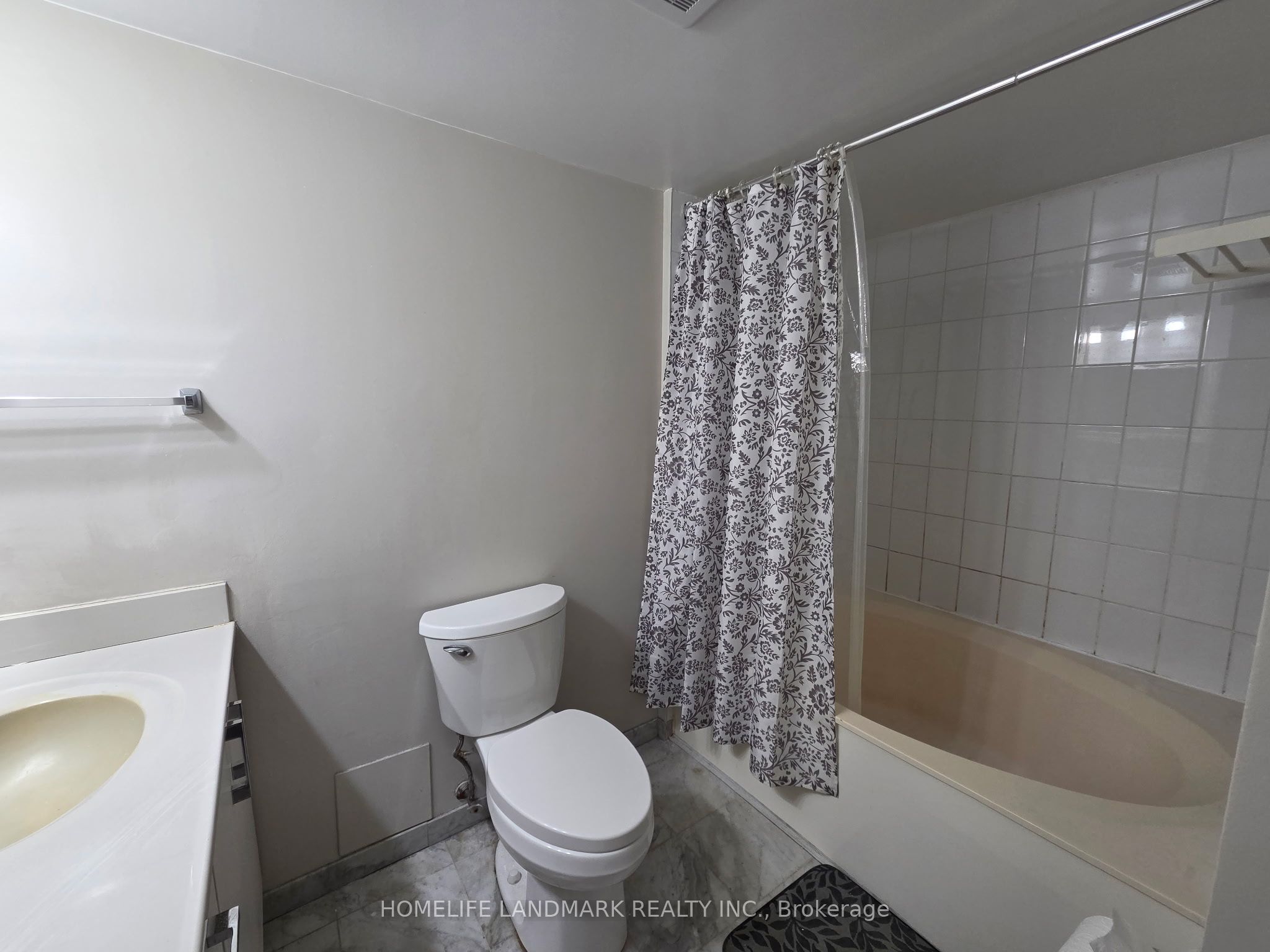 80 Alton Towers Circle 106 Property Photo 43