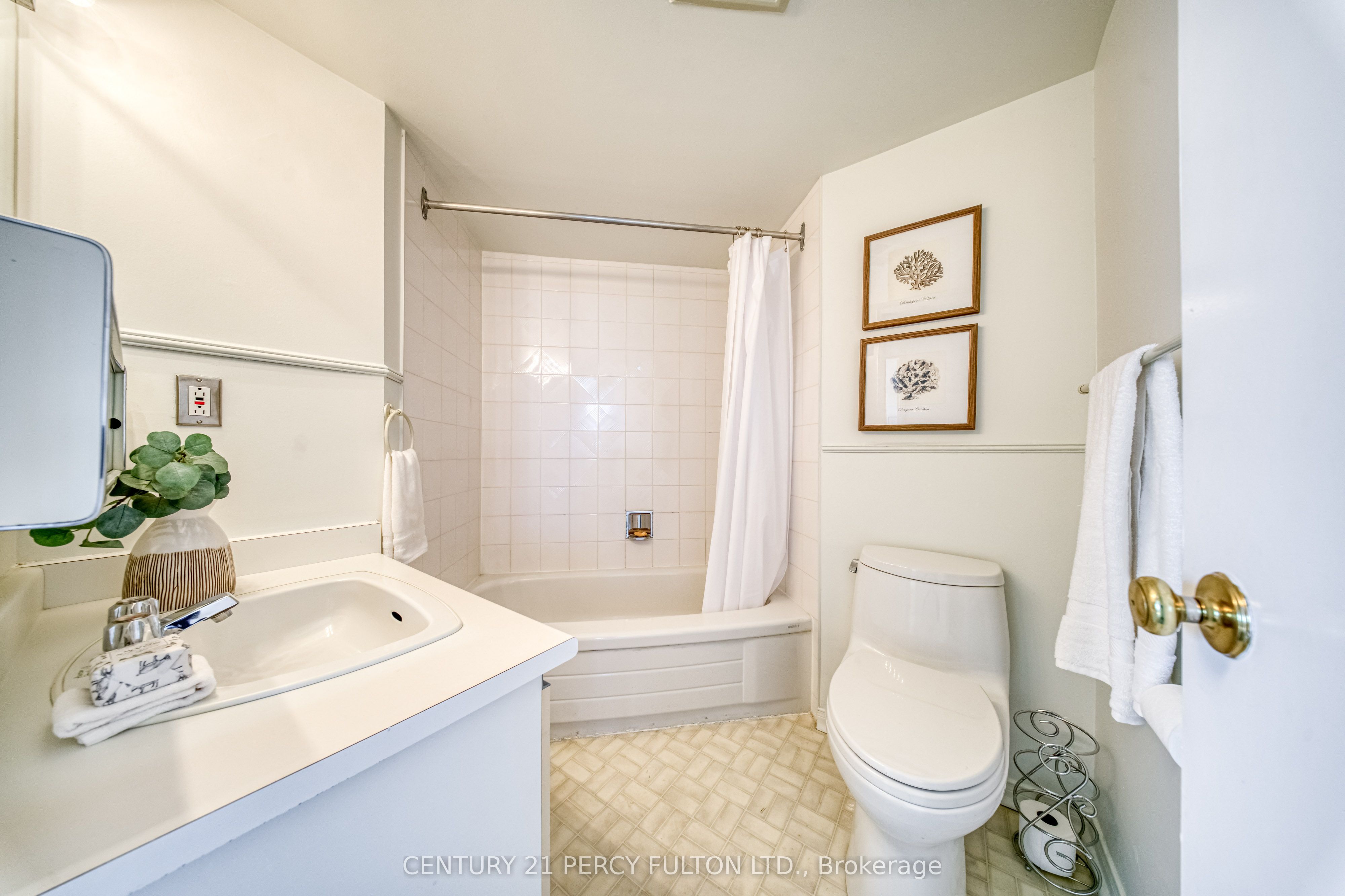 2 Westney Road N 1004 Property Photo 25