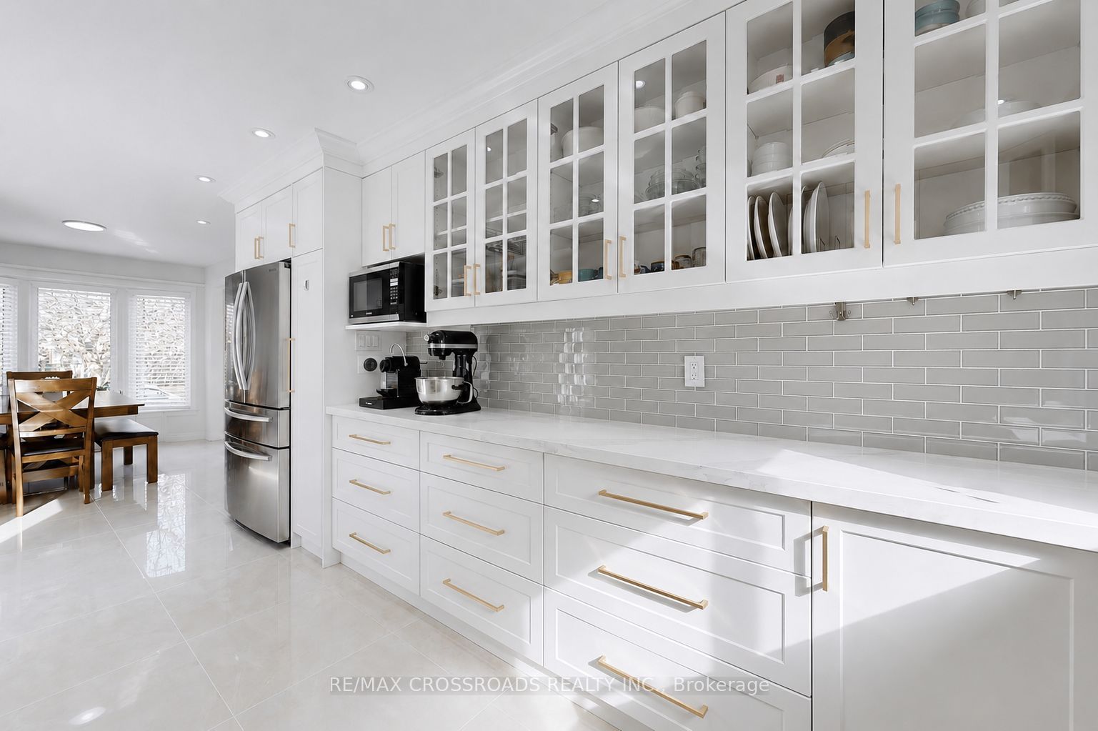 49 King Louis Crescent Property Photo 12