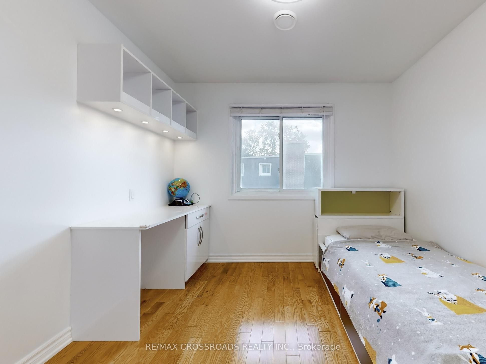49 King Louis Crescent Property Photo 20