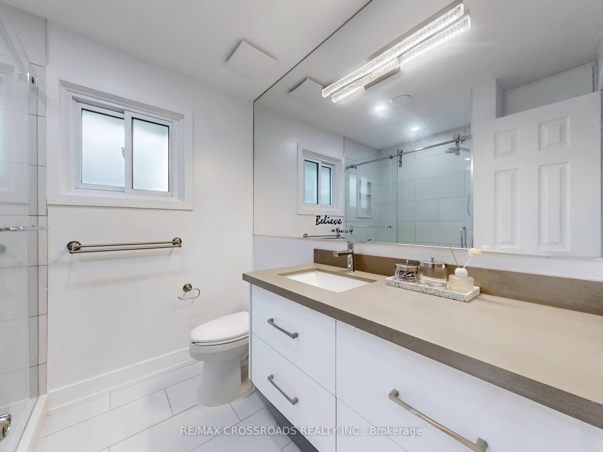 49 King Louis Crescent Property Photo 23