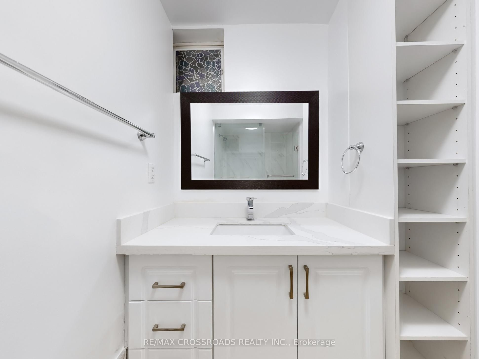 49 King Louis Crescent Property Photo 28