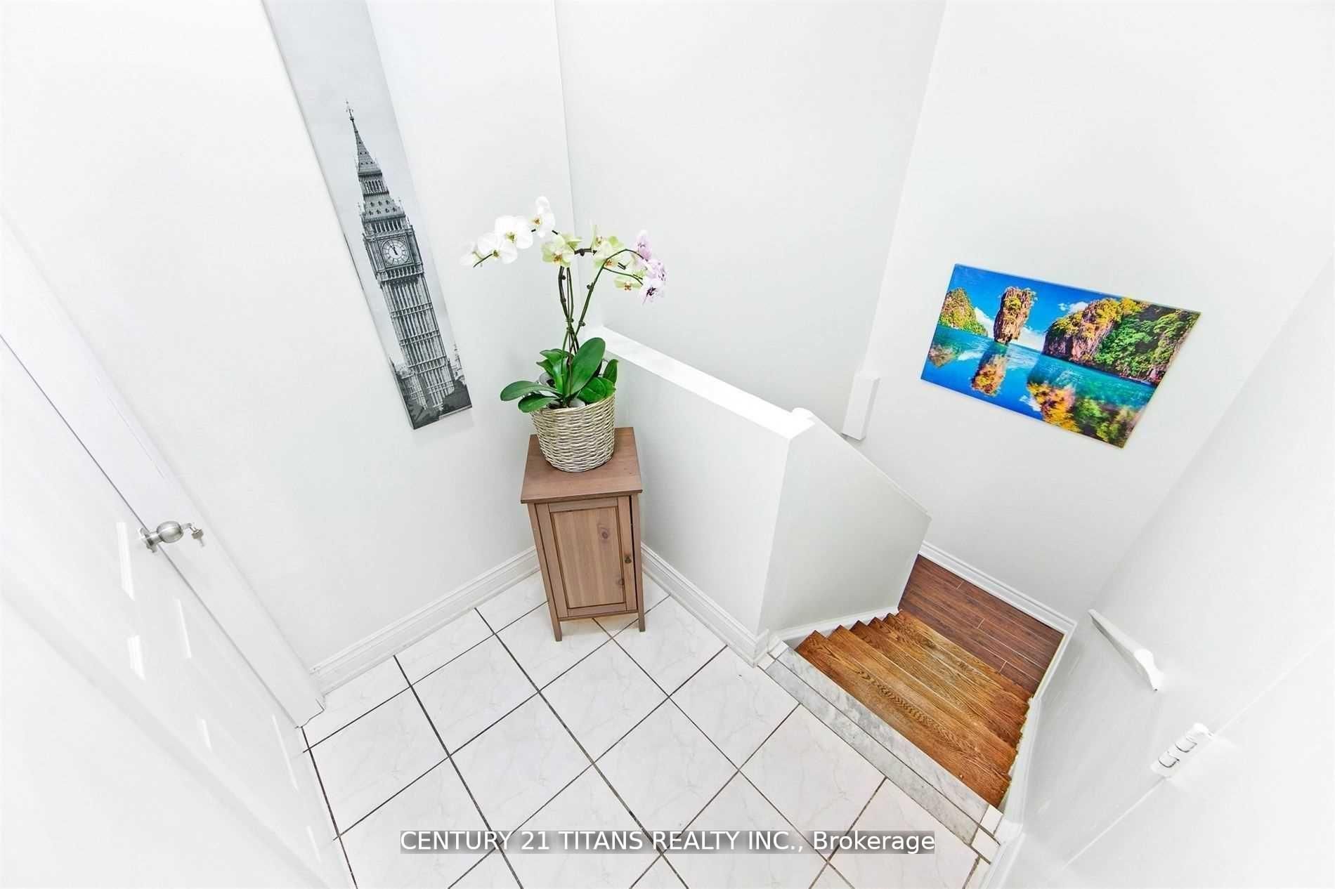 4064 Lawrence Avenue E #510 Property Photo 7