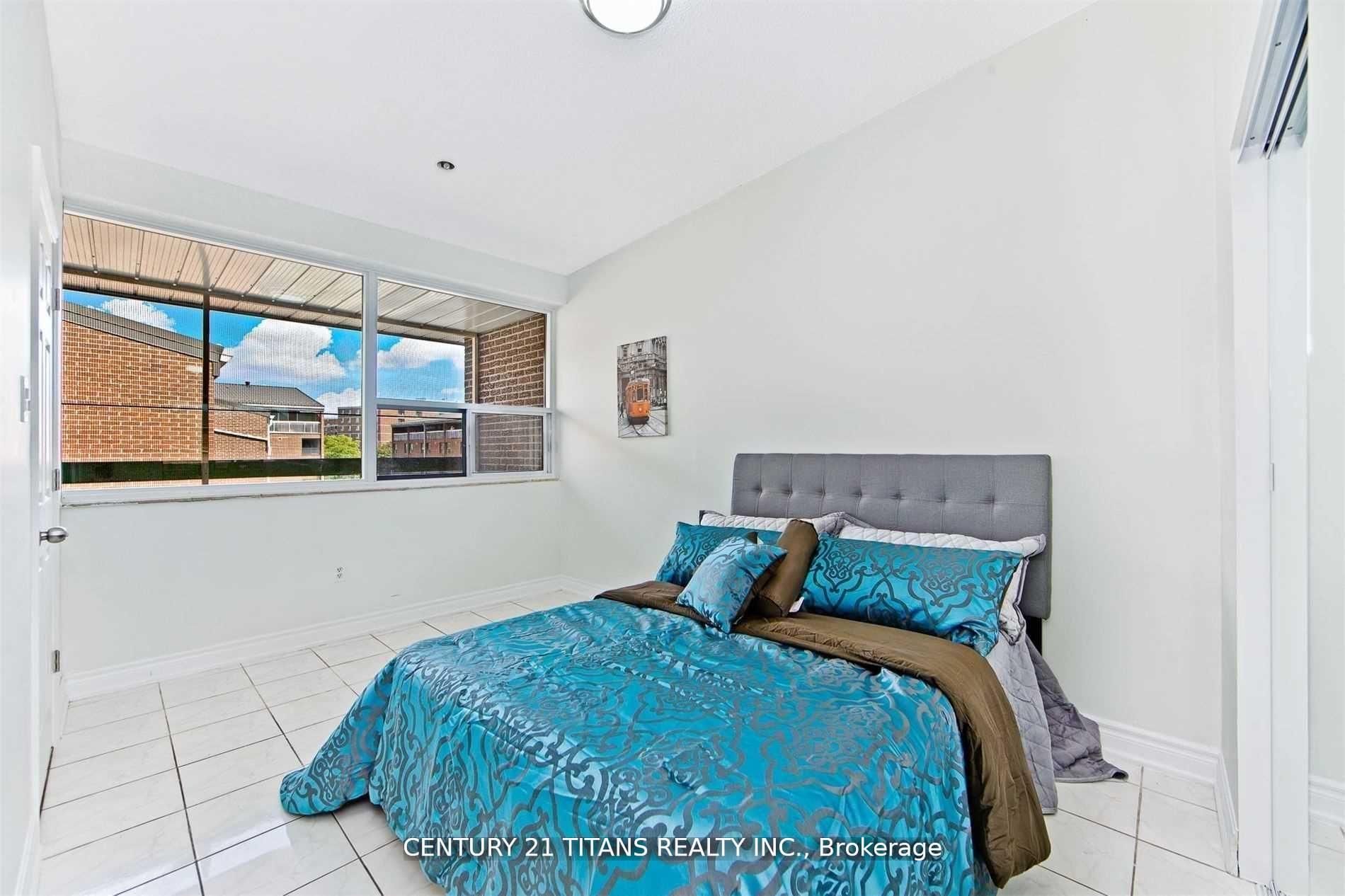 4064 Lawrence Avenue E #510 Property Photo 8