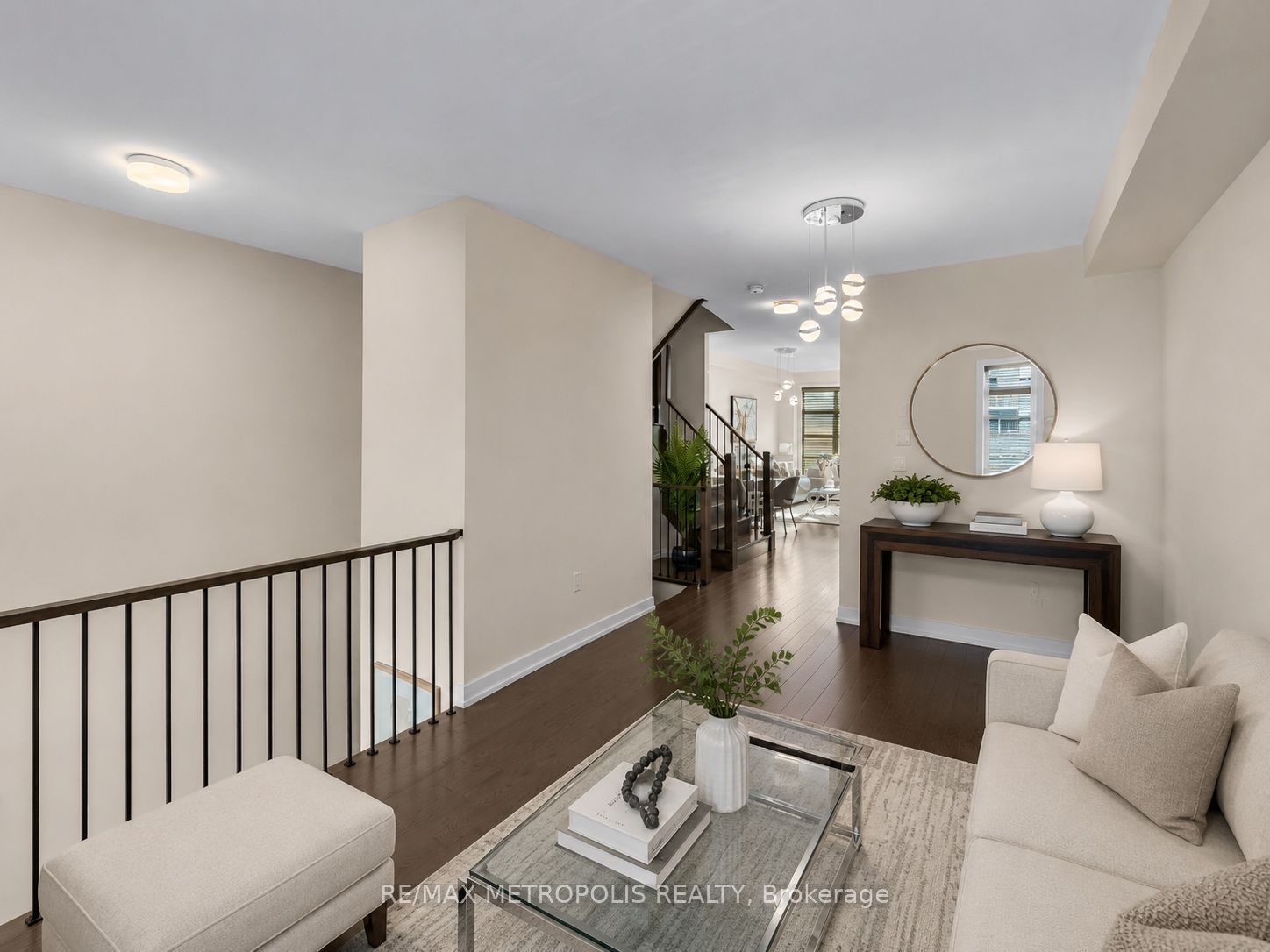 2521 Castlegate Crossing Property Photo 7